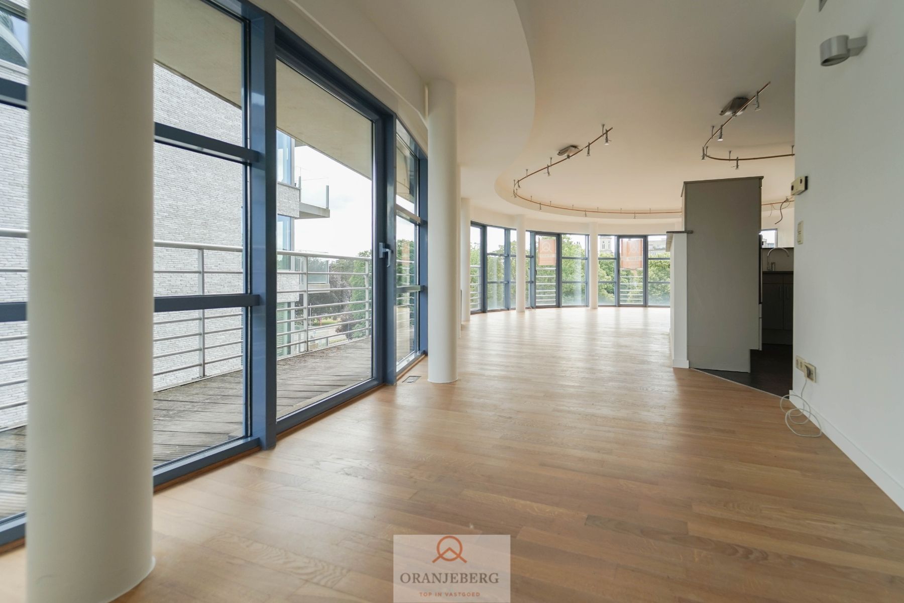 Lichtrijk en ruim appartement (102 m²) met zicht op het Zuidpark, Sint-Pietersabdij, Boekentoren foto 9