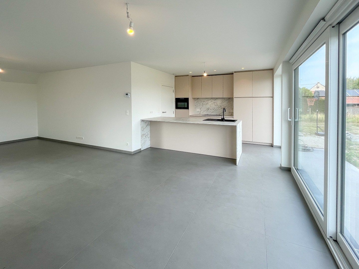 Kijkdag 13/09 van 10u tot 12u - Halfopen woning met 3 slaapkamers en landelijk verzicht! foto 4