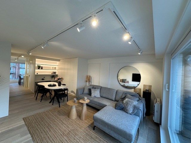 Prachtig gerenoveerde duplex met terrassen! foto {{pictureIndex}}