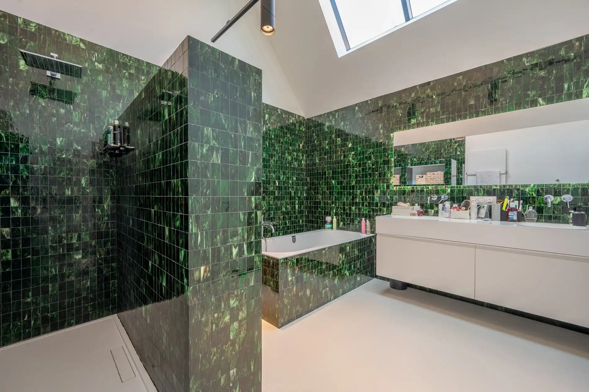 Uniek eigendom met adembenemende zichten gelegen op een perceel van ongeveer 3000 m². foto 20