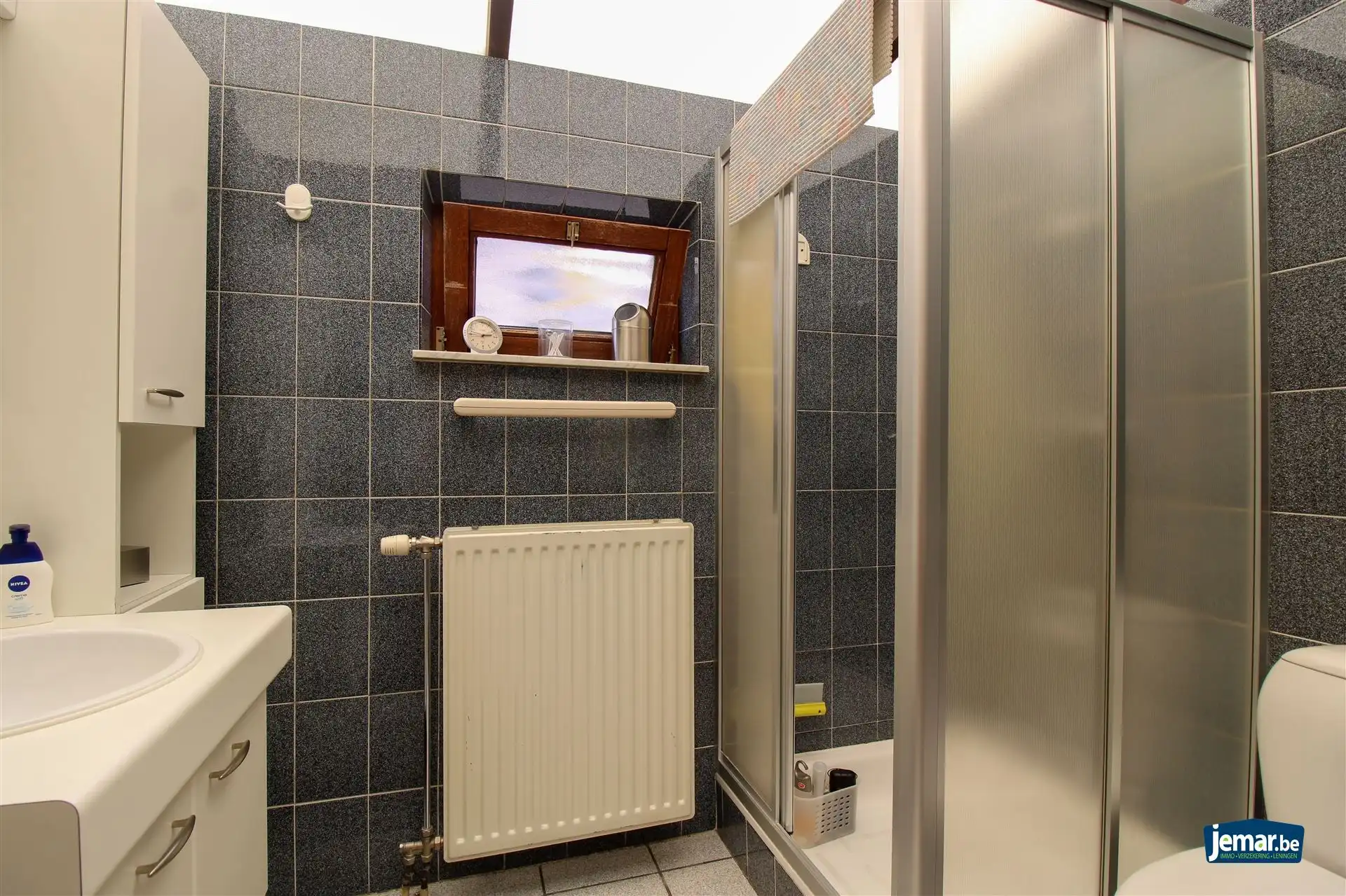 Handelspand met woonst te koop gelegen op toplocatie in Maasmechelen! foto 12