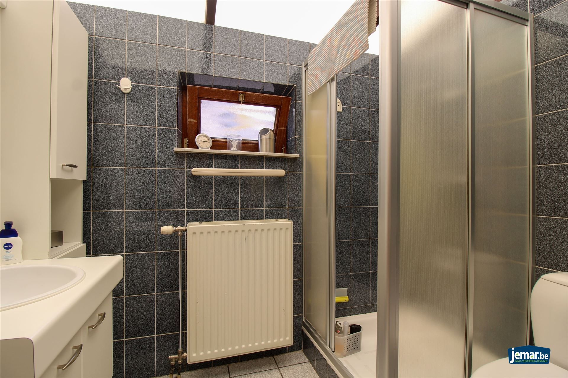 Handelspand met woonst te koop gelegen op toplocatie in Maasmechelen! foto 12