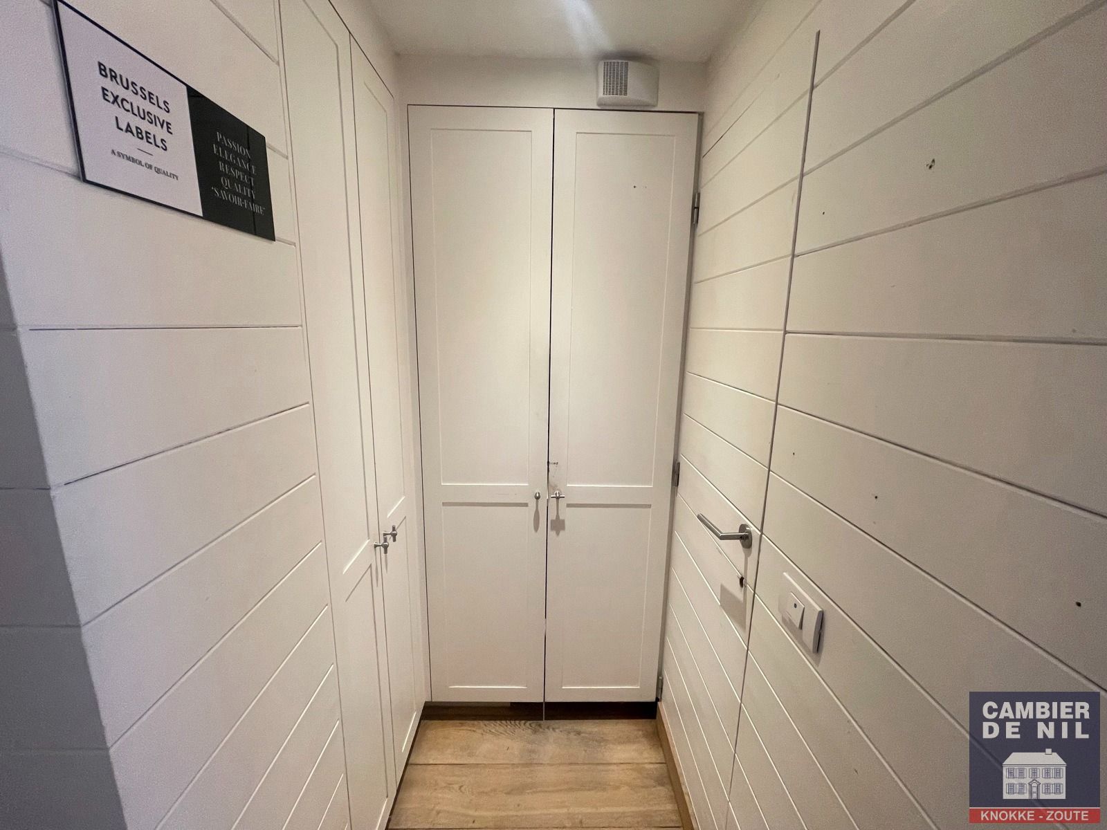 Te huur handelspand op toplocatie – Zeedijk Het Zoute, vlak bij het Albertplein foto 12