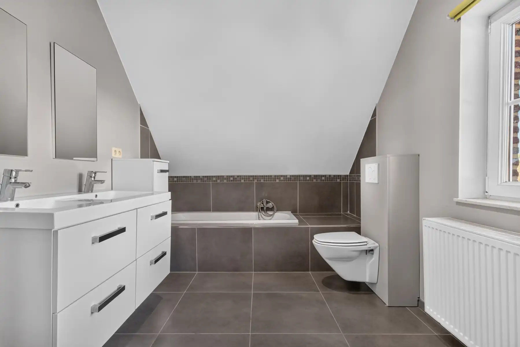 INSTAPKLARE WONING + 3 SLK + TERRAS + TUIN + KELDER + GARAGE foto 19