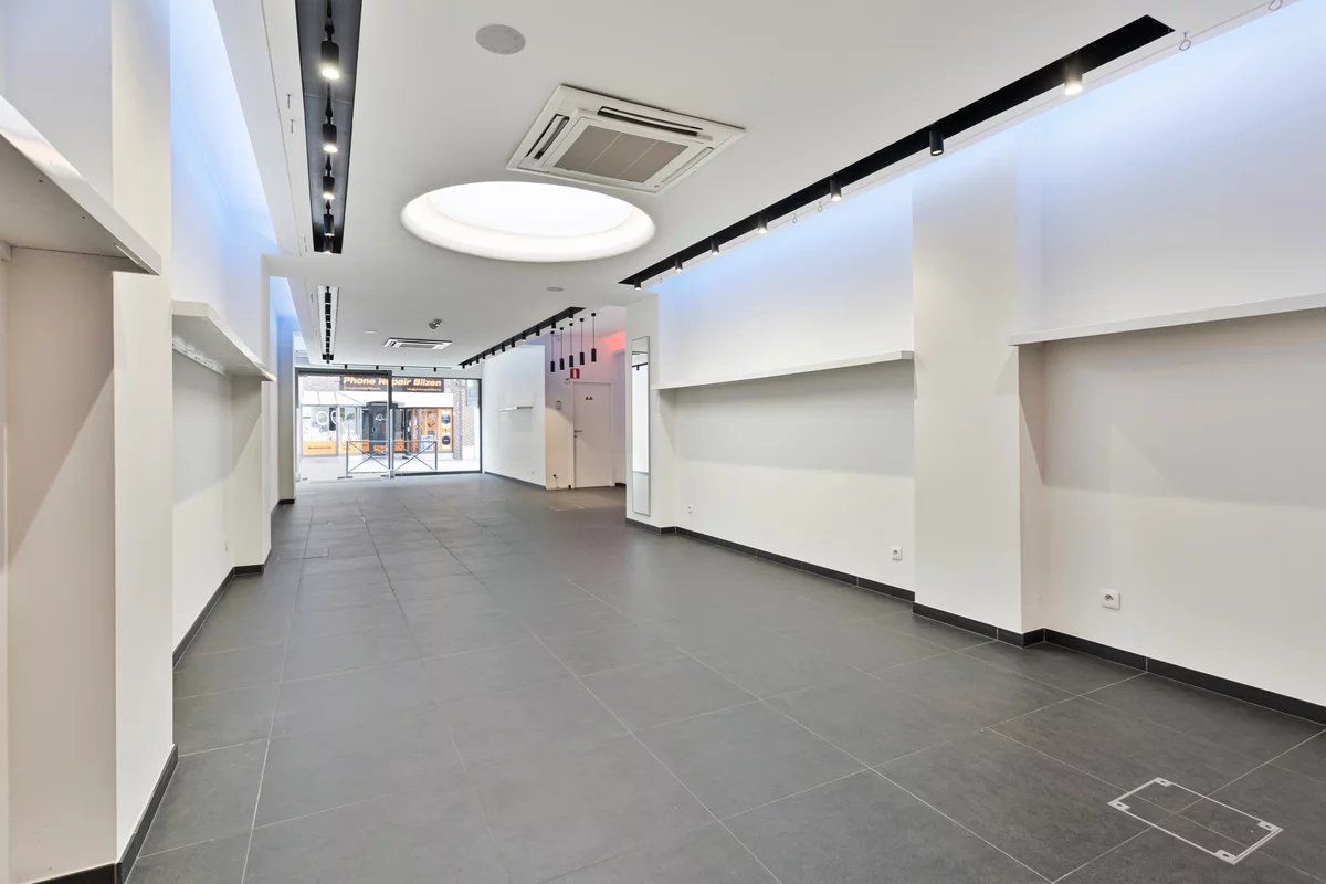 WINKELRUIMTE/KANTOORRUIMTE (MET OPTIE WOONST) VAN 223M2 IN CENTRUM BILZEN foto 4