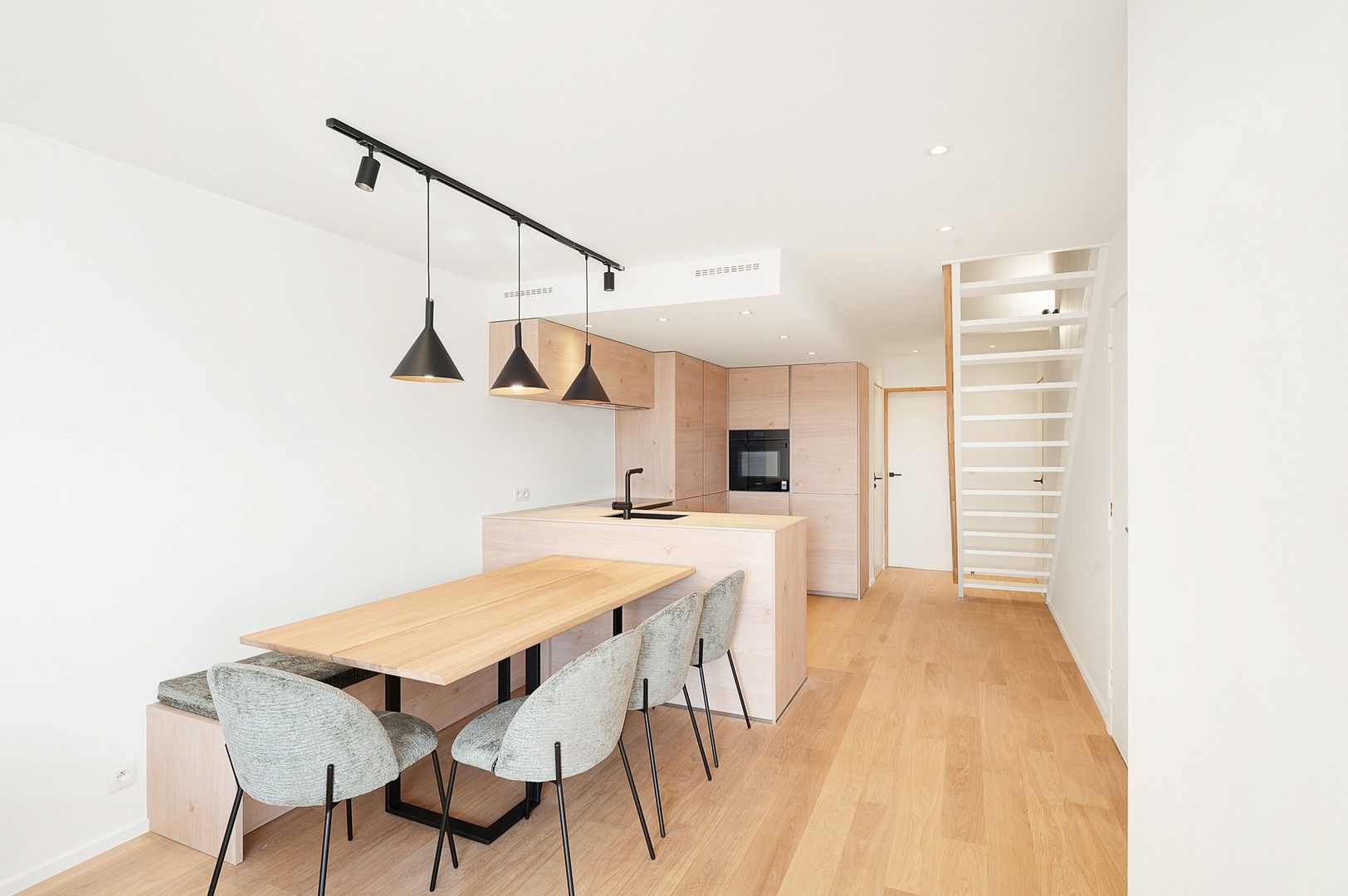 Zonnig gerenoveerd duplex penthouse appartement te Zoute foto 6