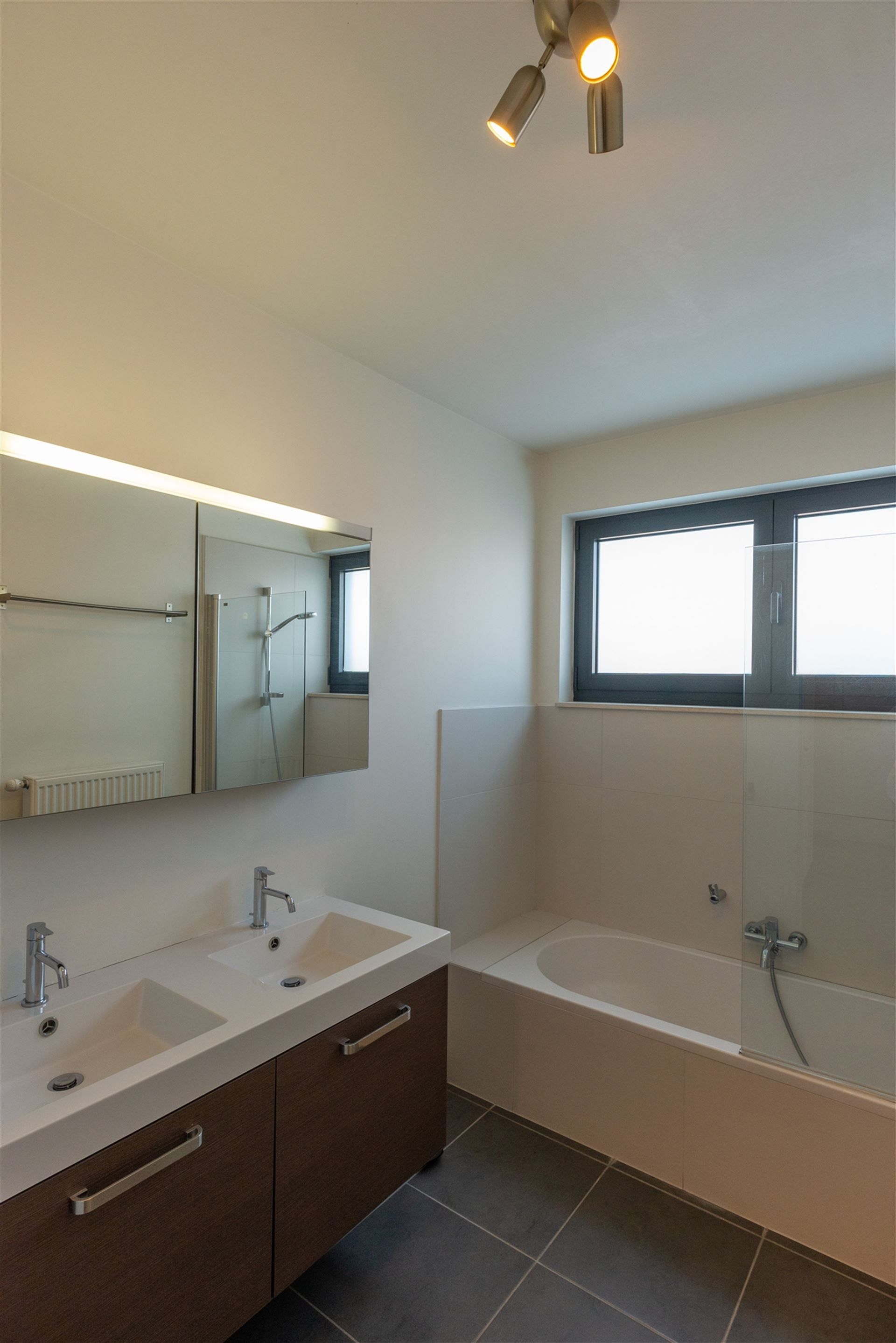 Luxe appartement met 2 slaapkamers  foto 9