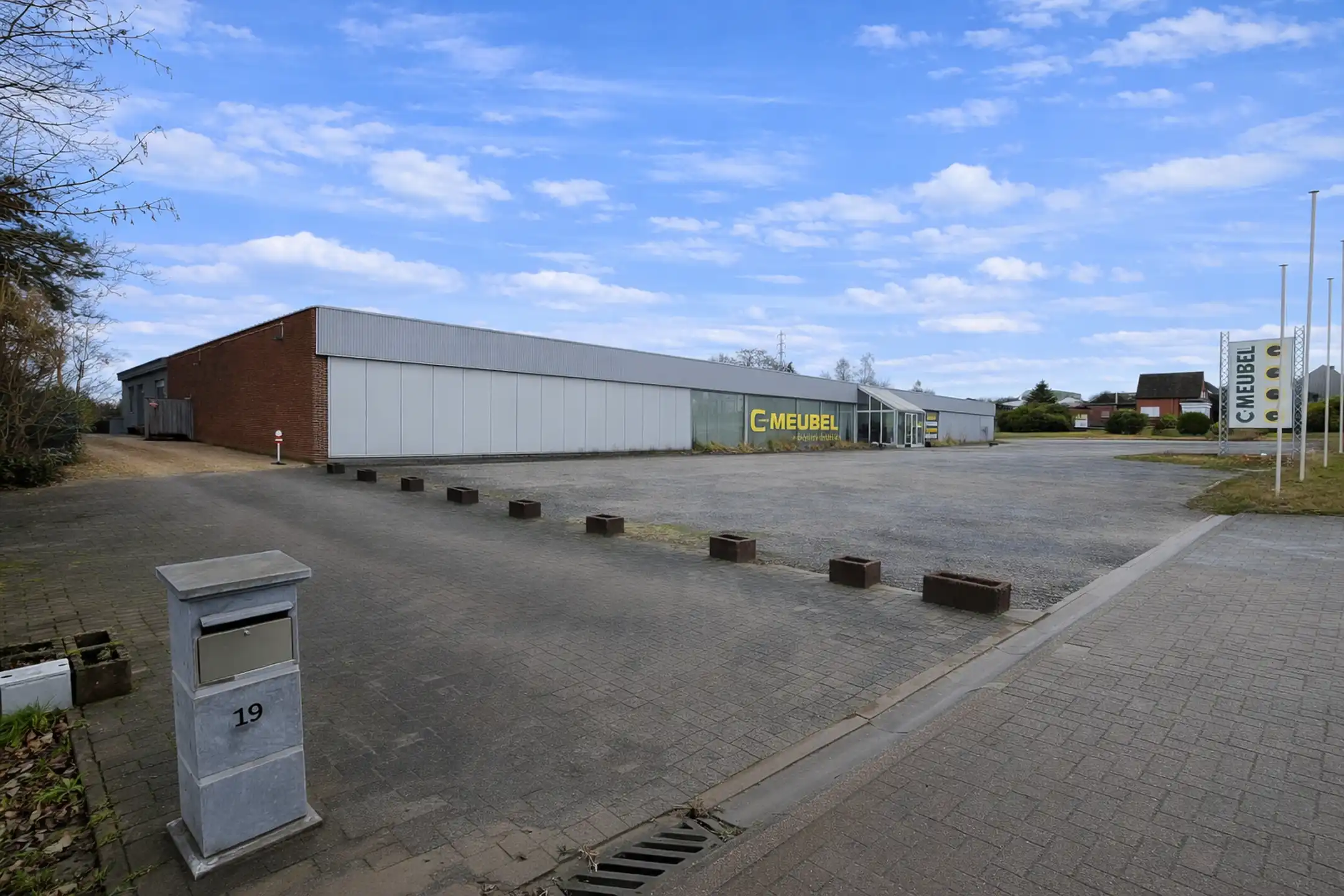 Handels- en projectpand op strategische ligging te Rumst foto 2