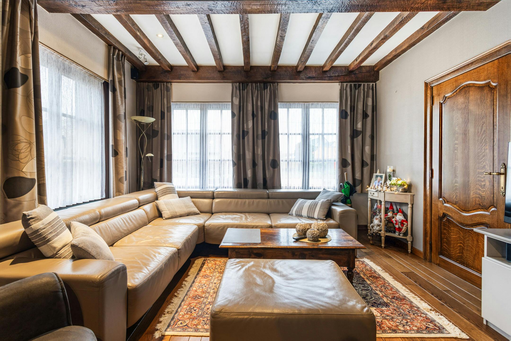 Karaktervolle open bebouwing met véél potentieel te koop in Ursel foto 3