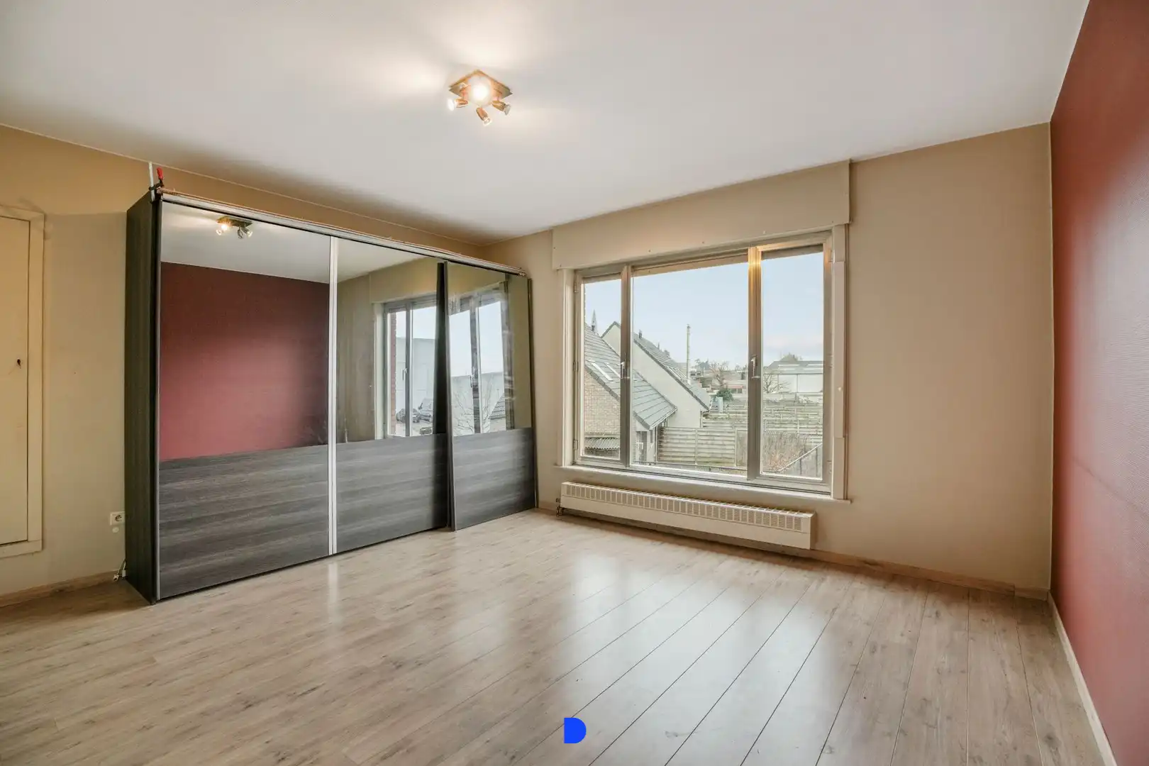 Handelspand met woonst op commerciële ligging. foto 17