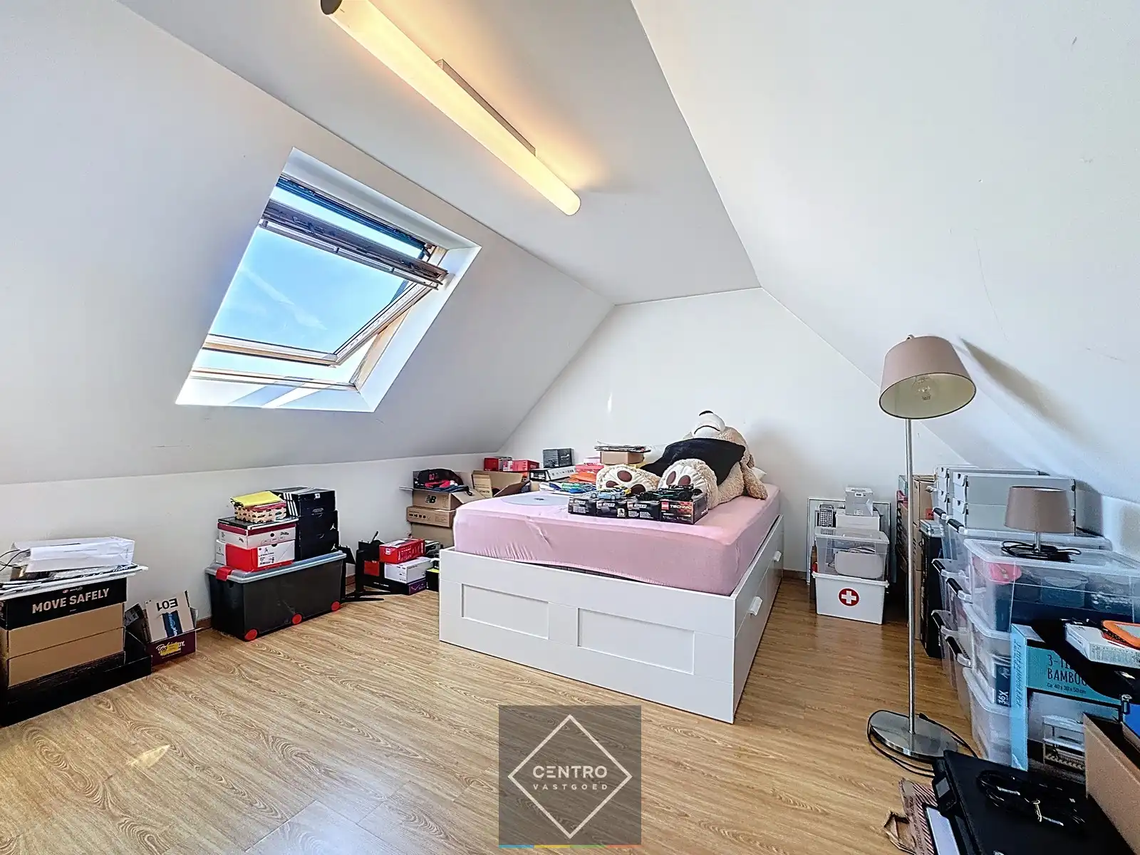 Leuke woning met alle COMFORT met 3 slpks, garage en ZUIDger. tuin! foto 14