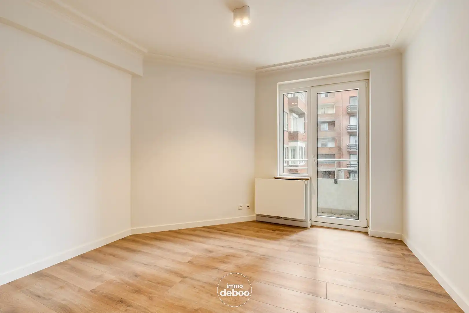 Gerenoveerde studio met zonnig terras foto 7