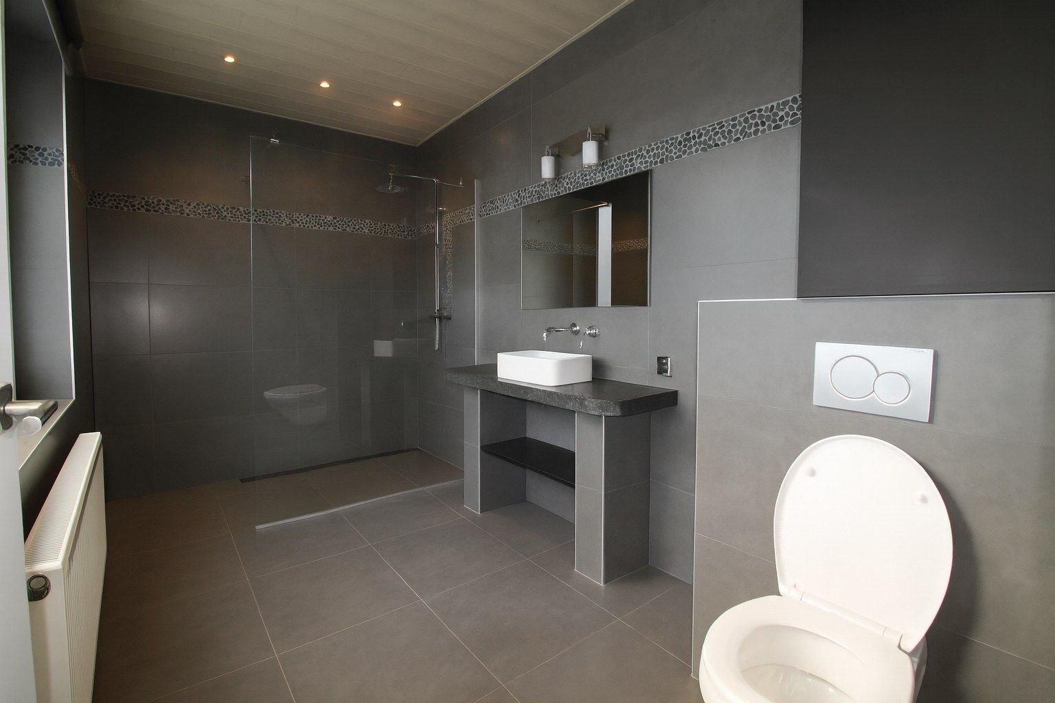 Instapklare, ruime moderne woning met 4 slaapkamers en uitgestrekte tuin te koop in hartje Temse! foto 6