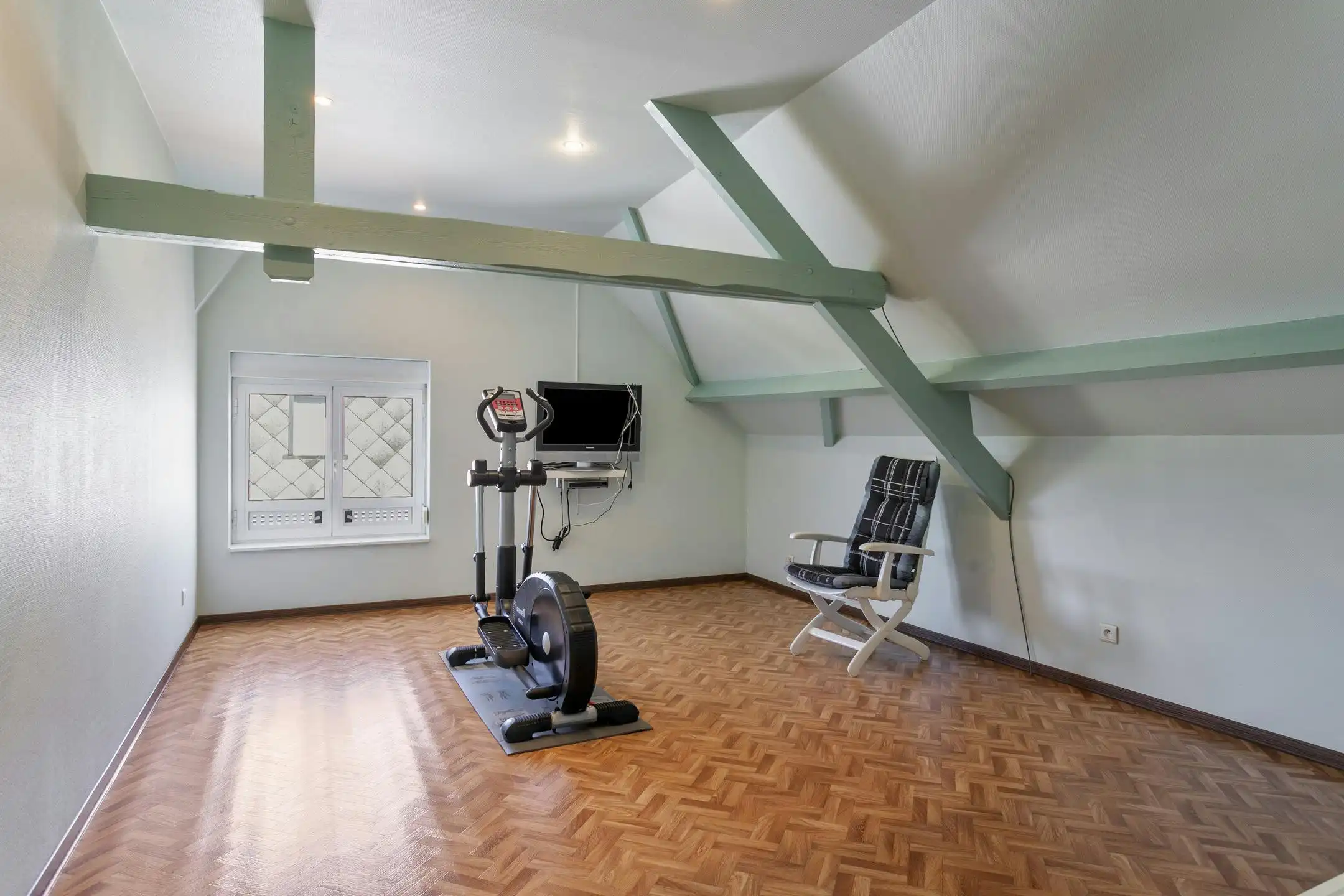 Handelspand met instapklare woning te Sint-Denijs foto 10