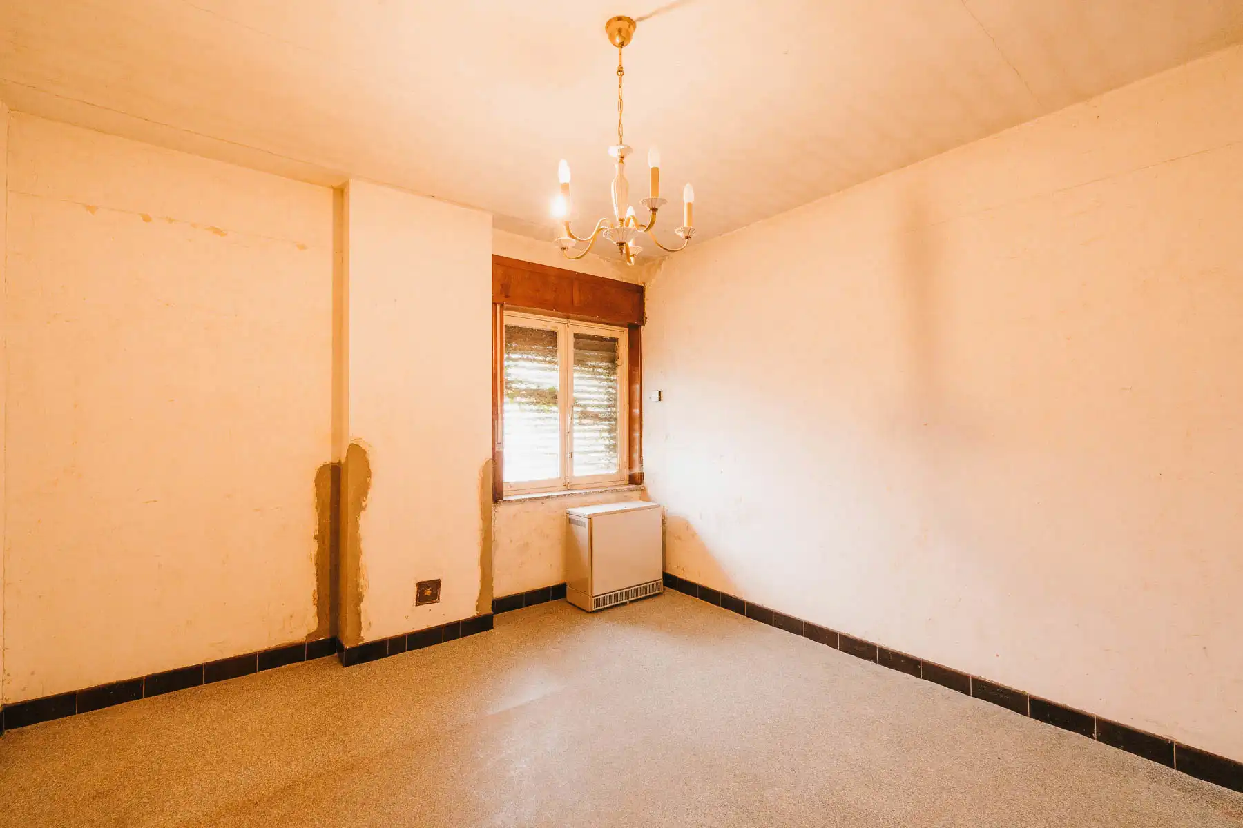 Gezellige, te renoveren open woning in een rustige straat foto 19