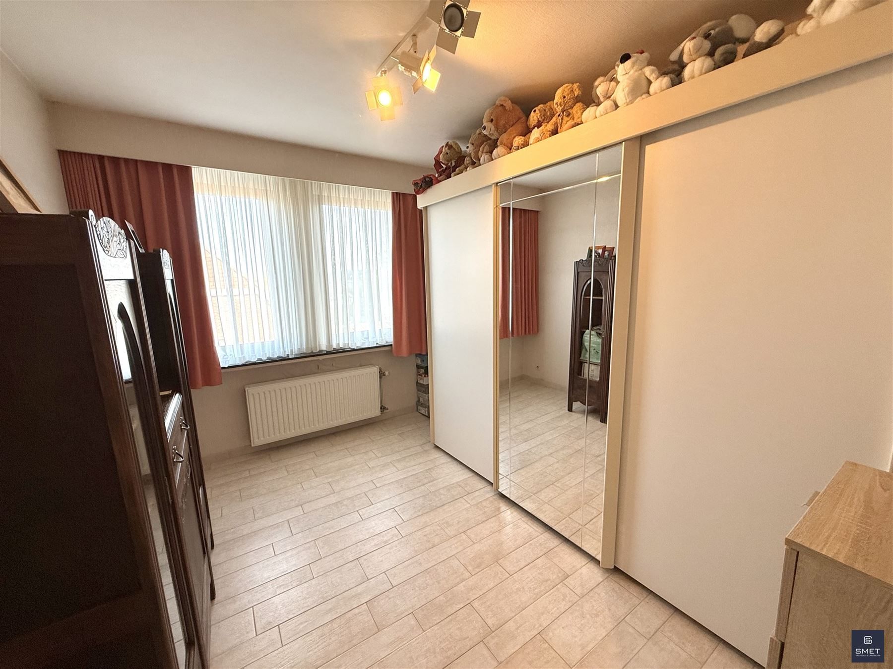 RUIM KANTOORGEBOUW MET PARKEERGELEGENHEID  foto 21