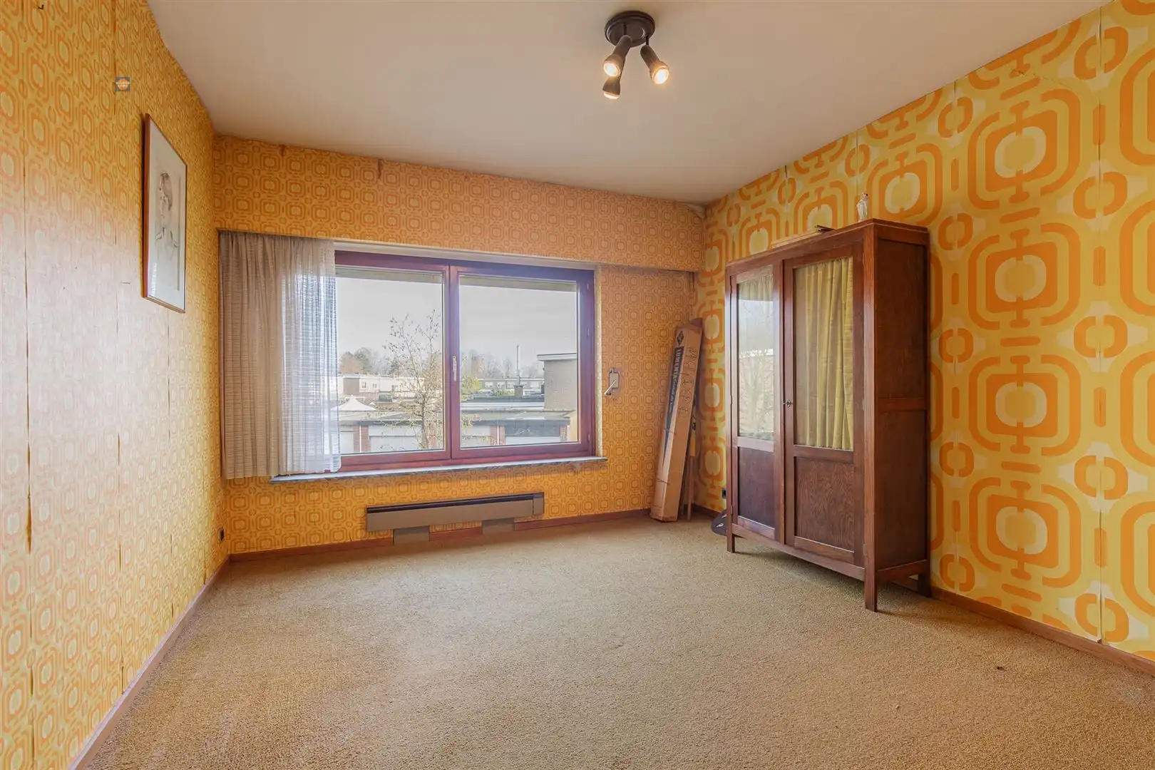 Te renoveren woning met potentieel, 3 slpk & dubbele garage foto 16