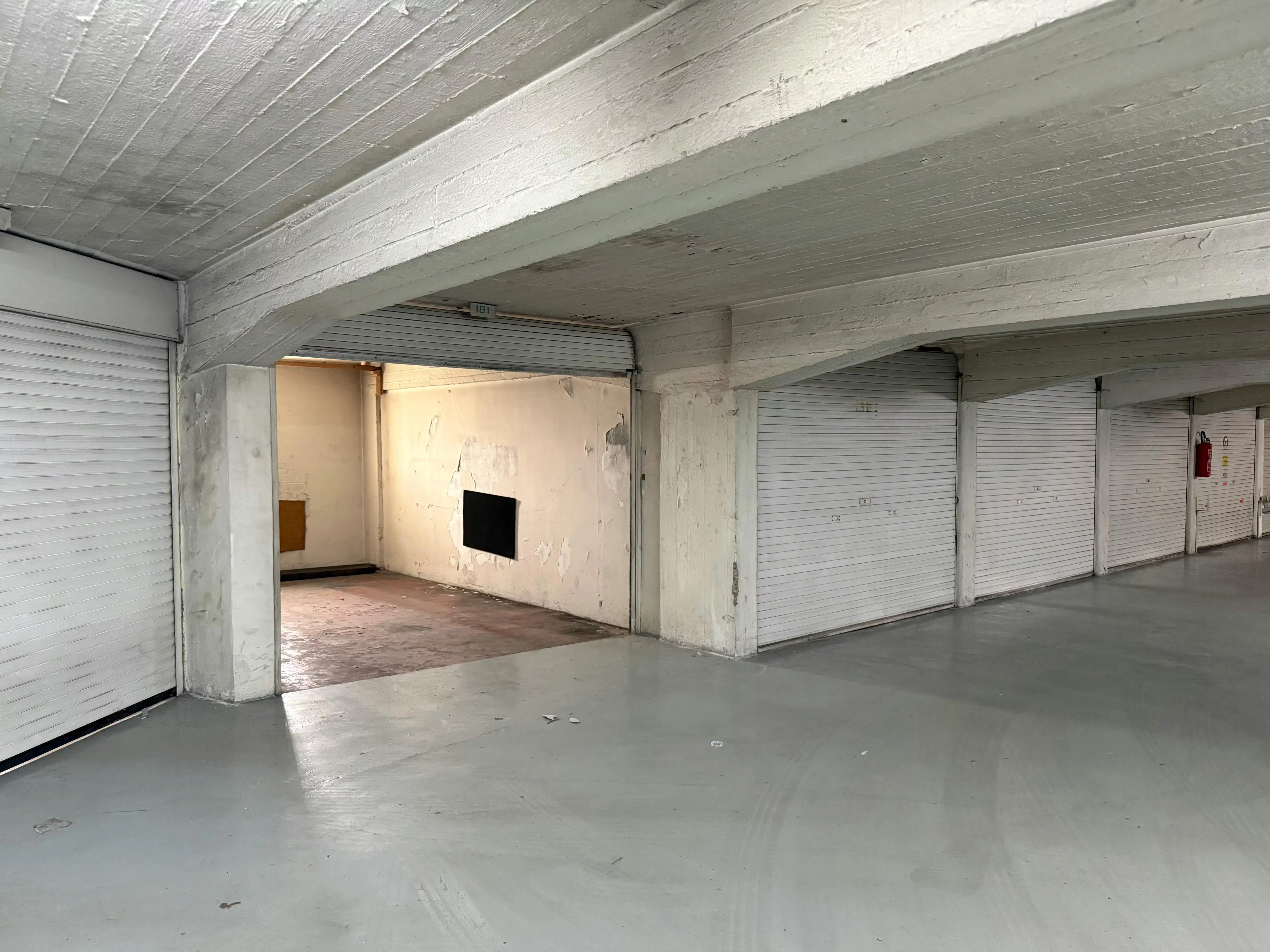 Garagebox te koop in het stadscentrum te Oostende foto 3