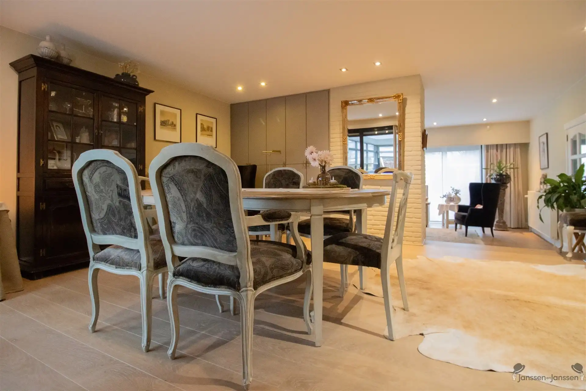 Rustig gelegen gelijkvloerse woning met 3 slaapkamers en wellnessruimte foto 4