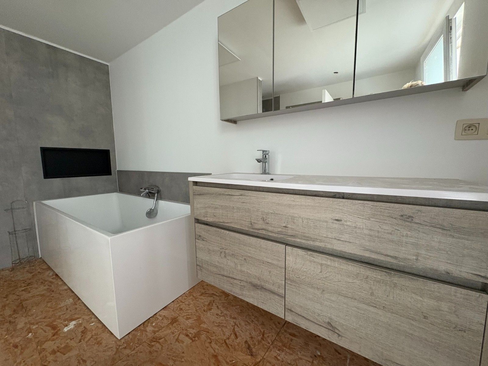 🏠 Vernieuwde gezinswoning met handelsgedeelte – renovatie 2022 foto 22