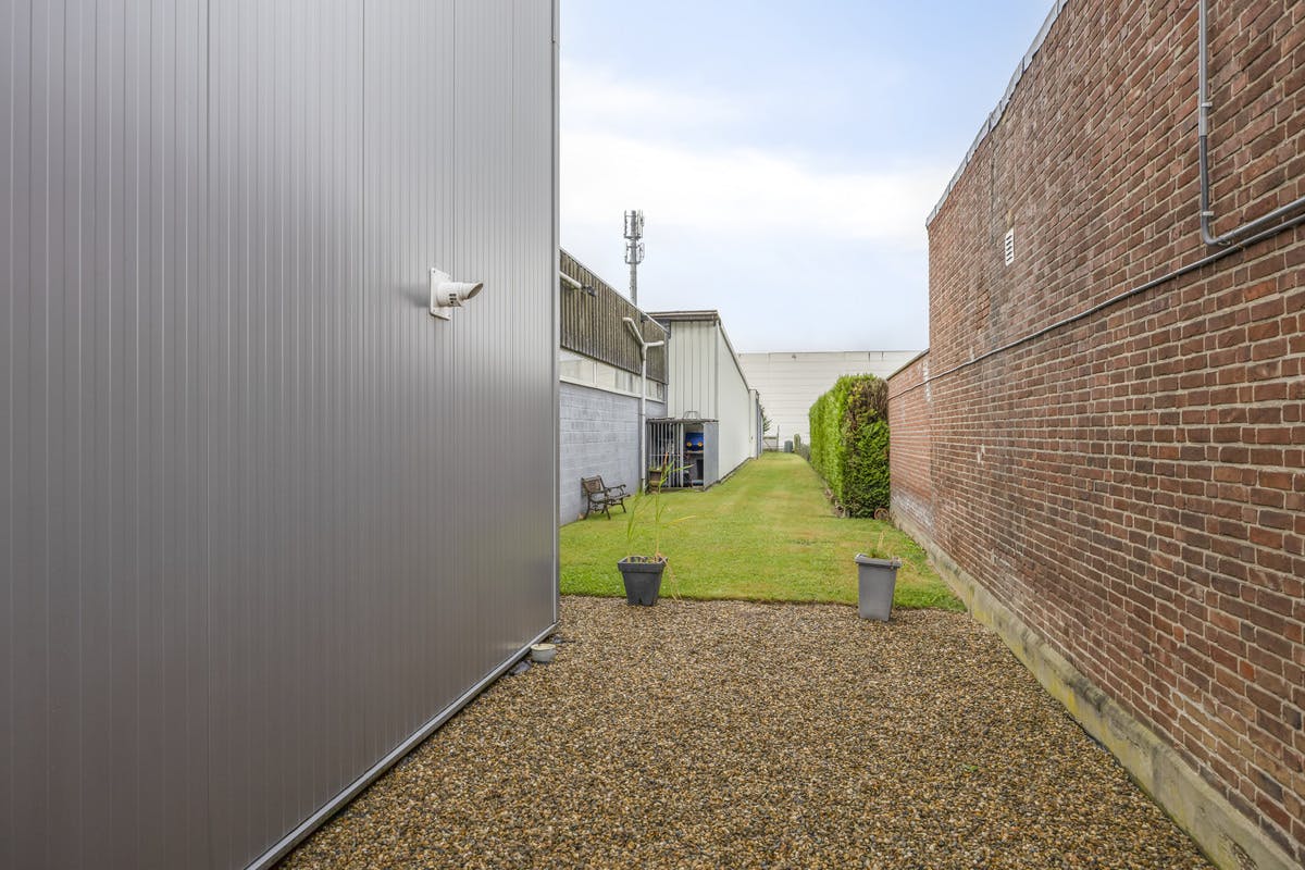 Handelspand met woonst te koop in Lanaken foto 37