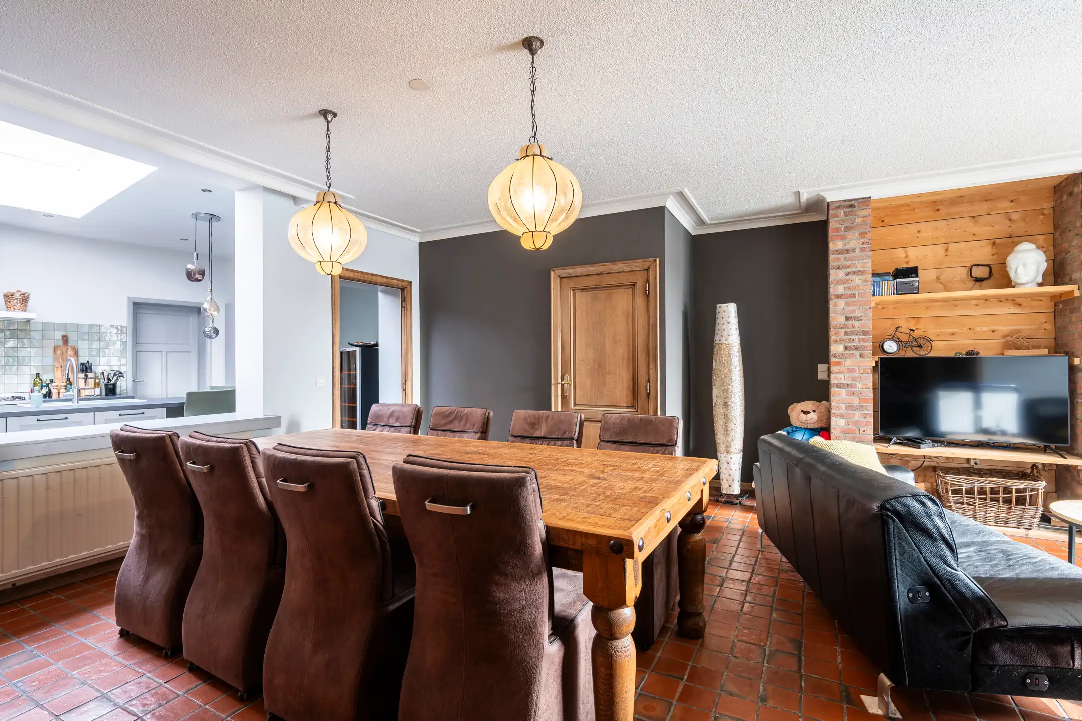 Handelswoning in centrum Weelde op 1.090 m² grond foto 5