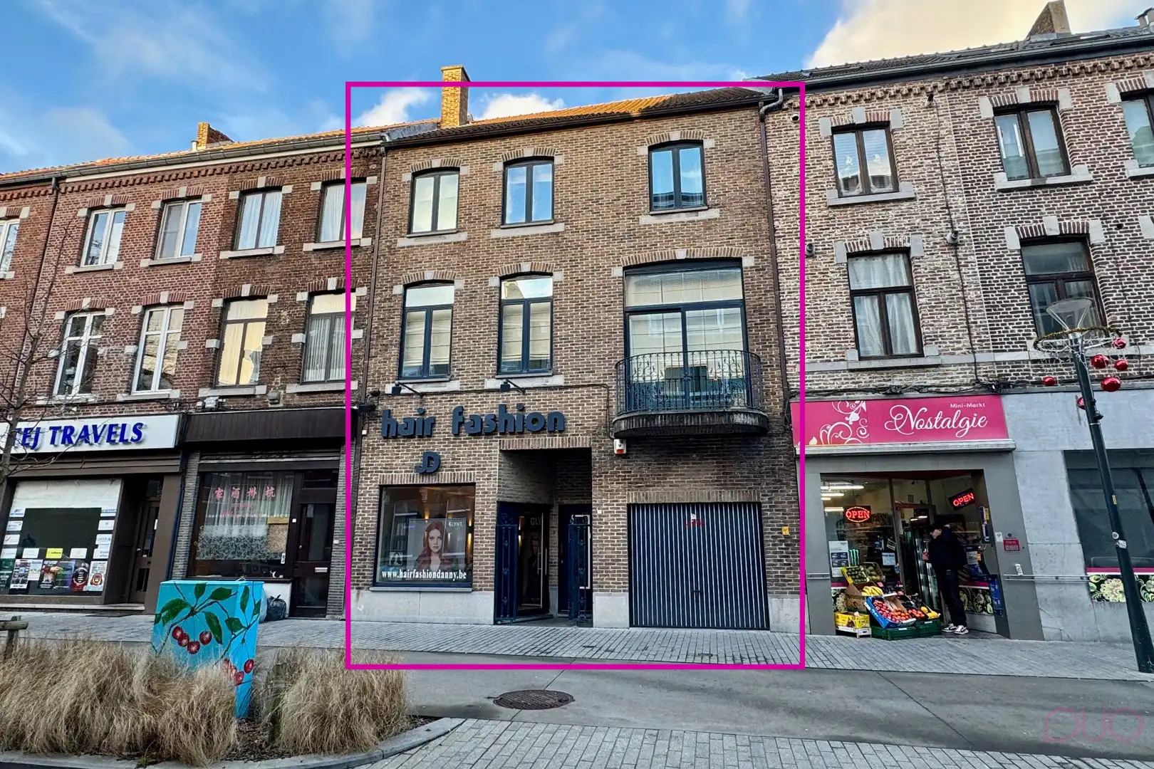 Groot handelspand met aparte ingang, bovenliggende woning en inpandige garage foto 2