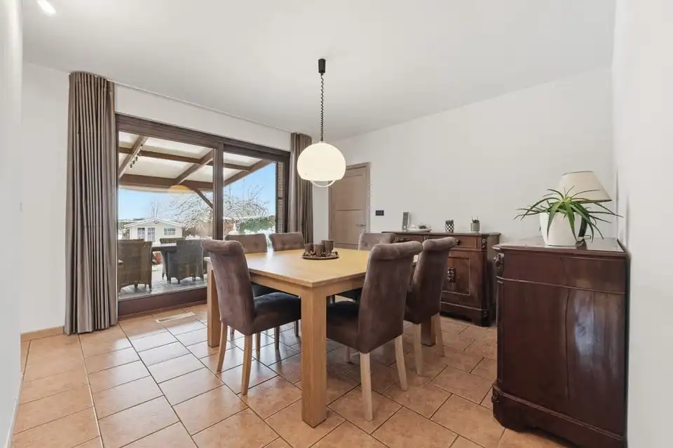 EXCLUSIEVE GEZINSWONING MET RUIME TUIN, 252M² WOONCOMFORT EN TOPLIGGING IN SINT-TRUIDEN foto 14