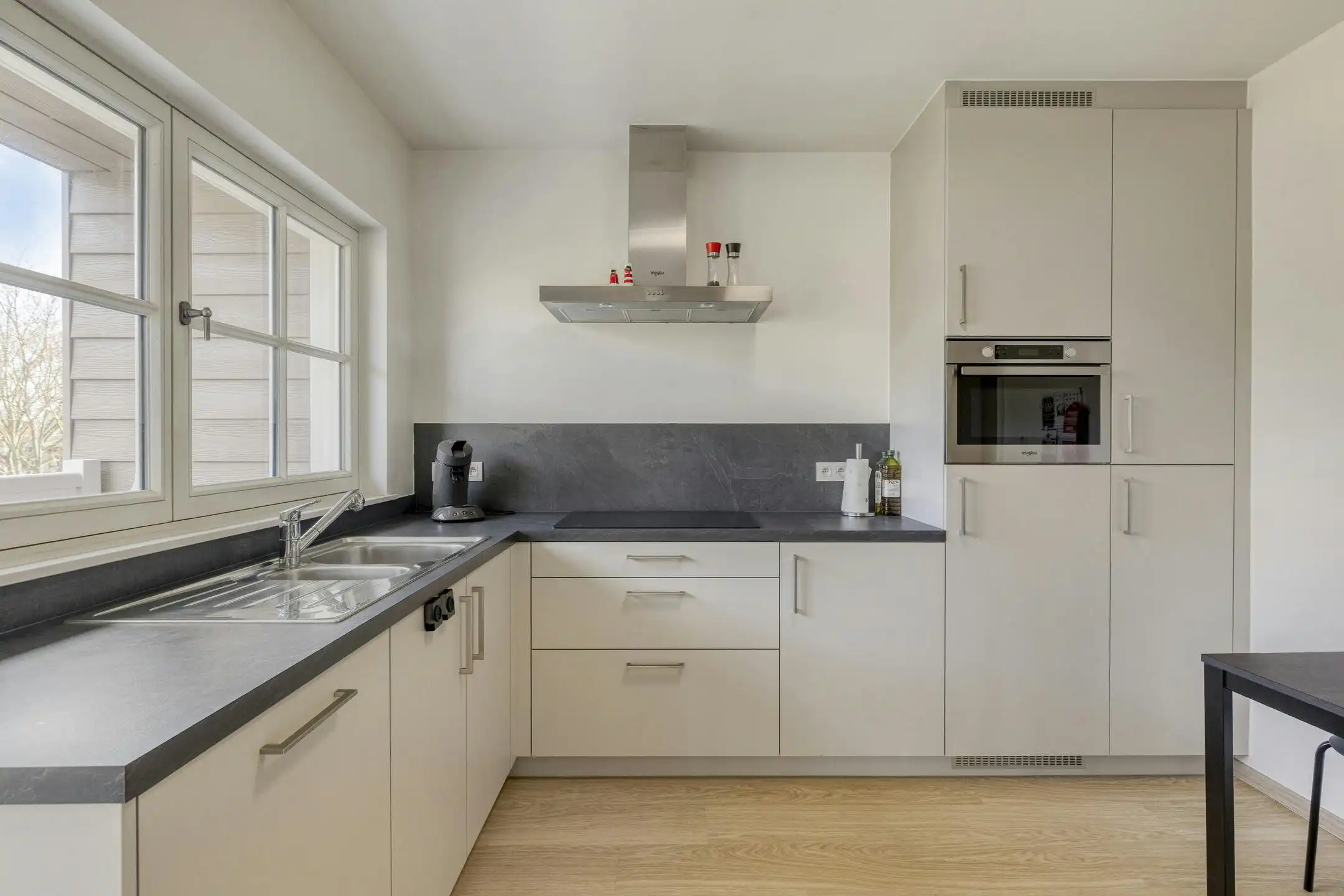 Lichtrijk en instapklaar appartement te koop in Blankenberge foto 8