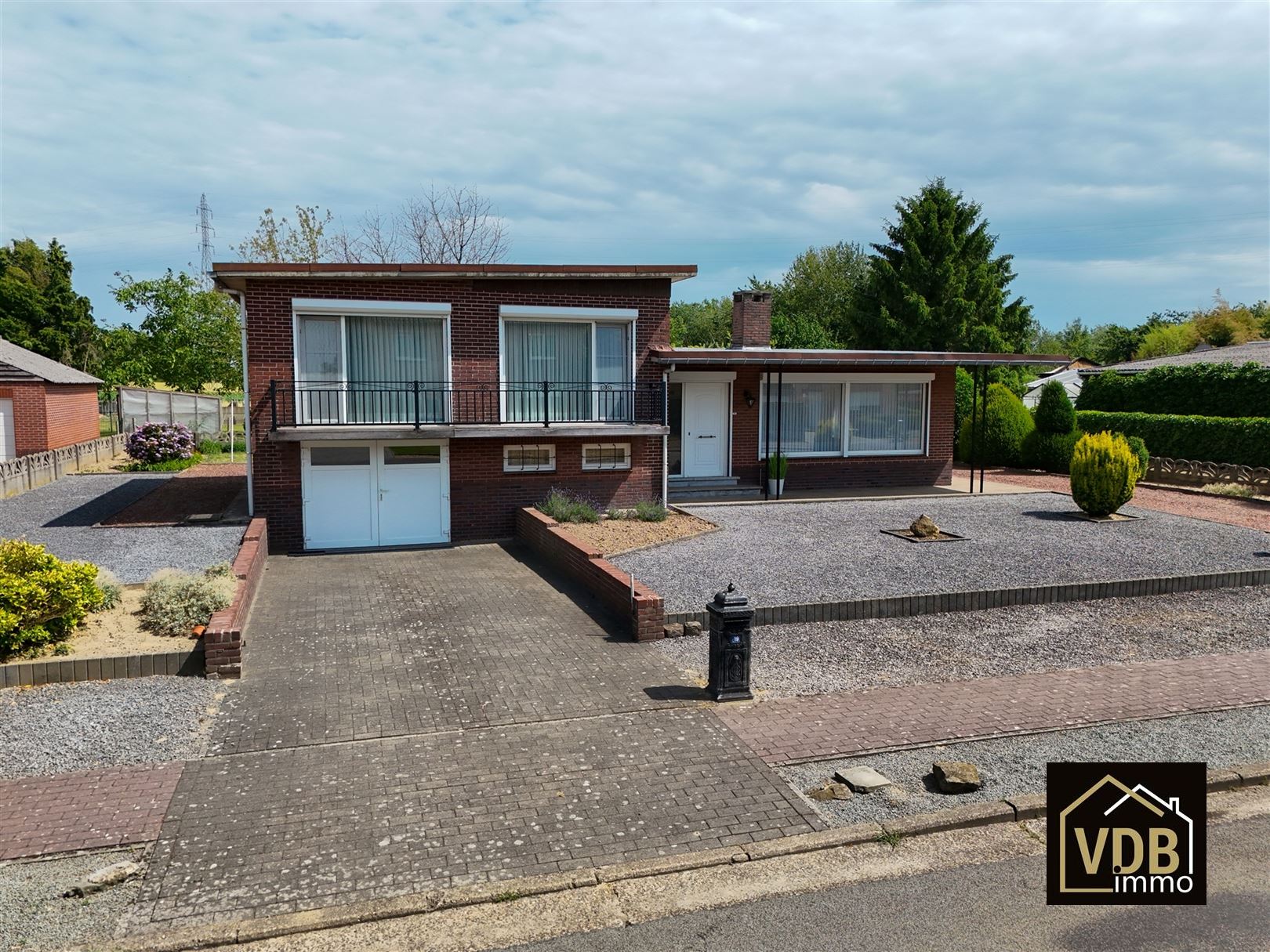WONING MET 3 SLAAPKAMERS - GARAGE EN LEUKE TUIN foto 52