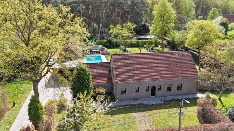 Villa van 270m² met bijgebouw van 100m² op 30 are met openluchtzwembad foto 3