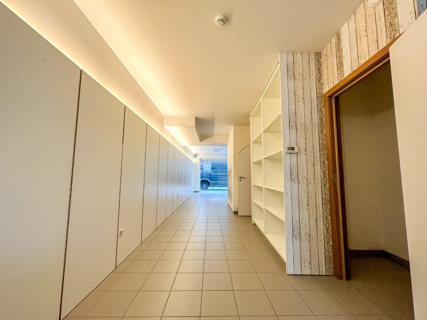 Instapklare handelsruimte voor winkel of kantoor, centrum Torhout foto 10