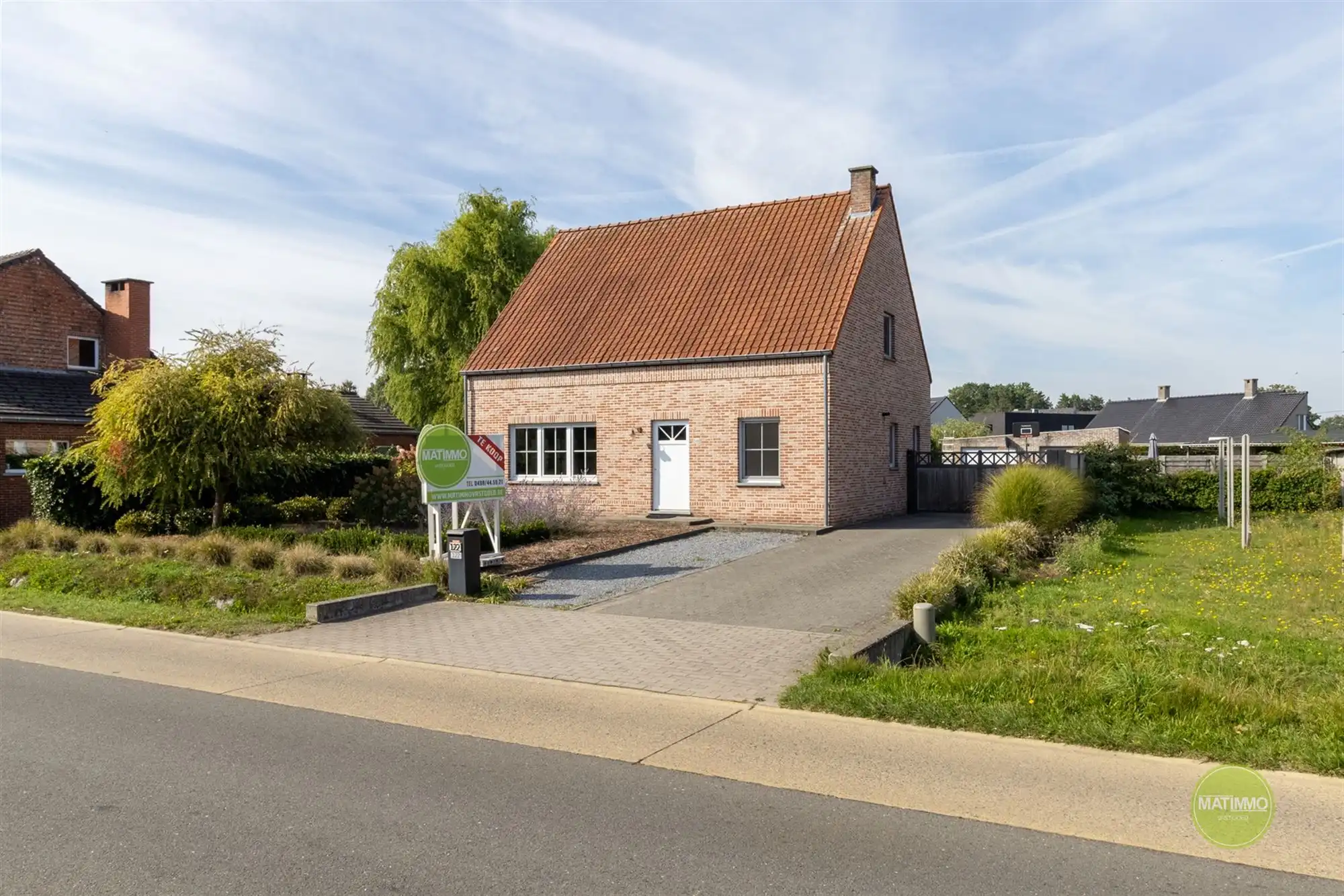 Ruime gezinswoning met 4 slaapkamers in Geel foto {{pictureIndex}}