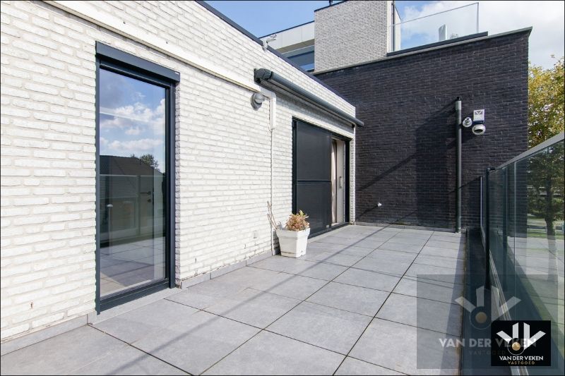 Energiezuinige, recente, lichtrijke en instapklare 3slpk Penthouse met zeer ruim terras foto 19