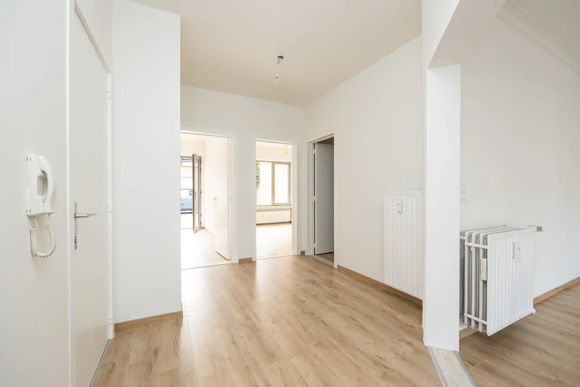 Instapklaars gelijkvloersapp met 2 slaapkamers + garagebox foto 5