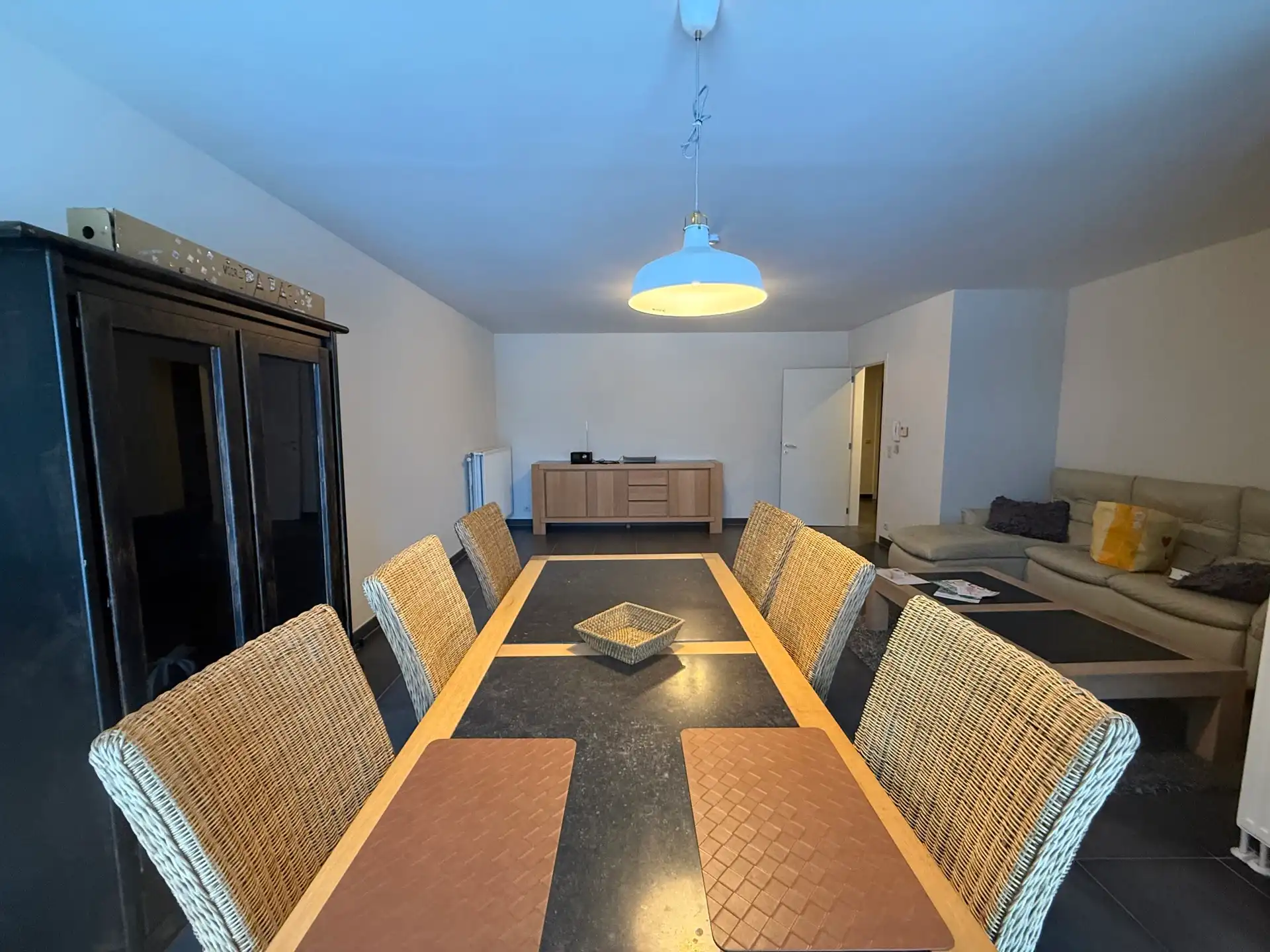 ERONDEGEM - Ruim, energiezuinig appartement met garage. foto 3