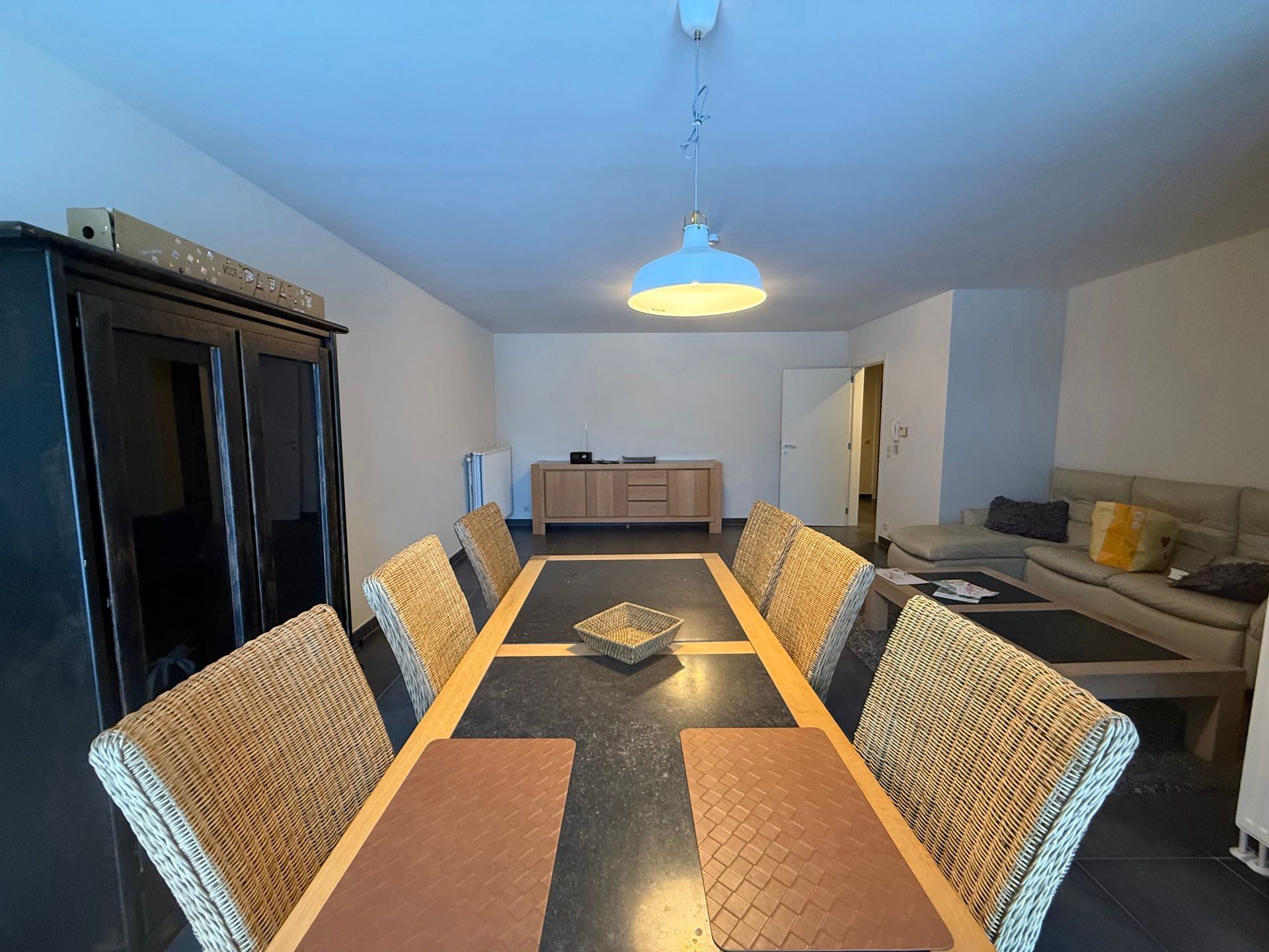 ERONDEGEM - Ruim, energiezuinig appartement met garage. foto 3