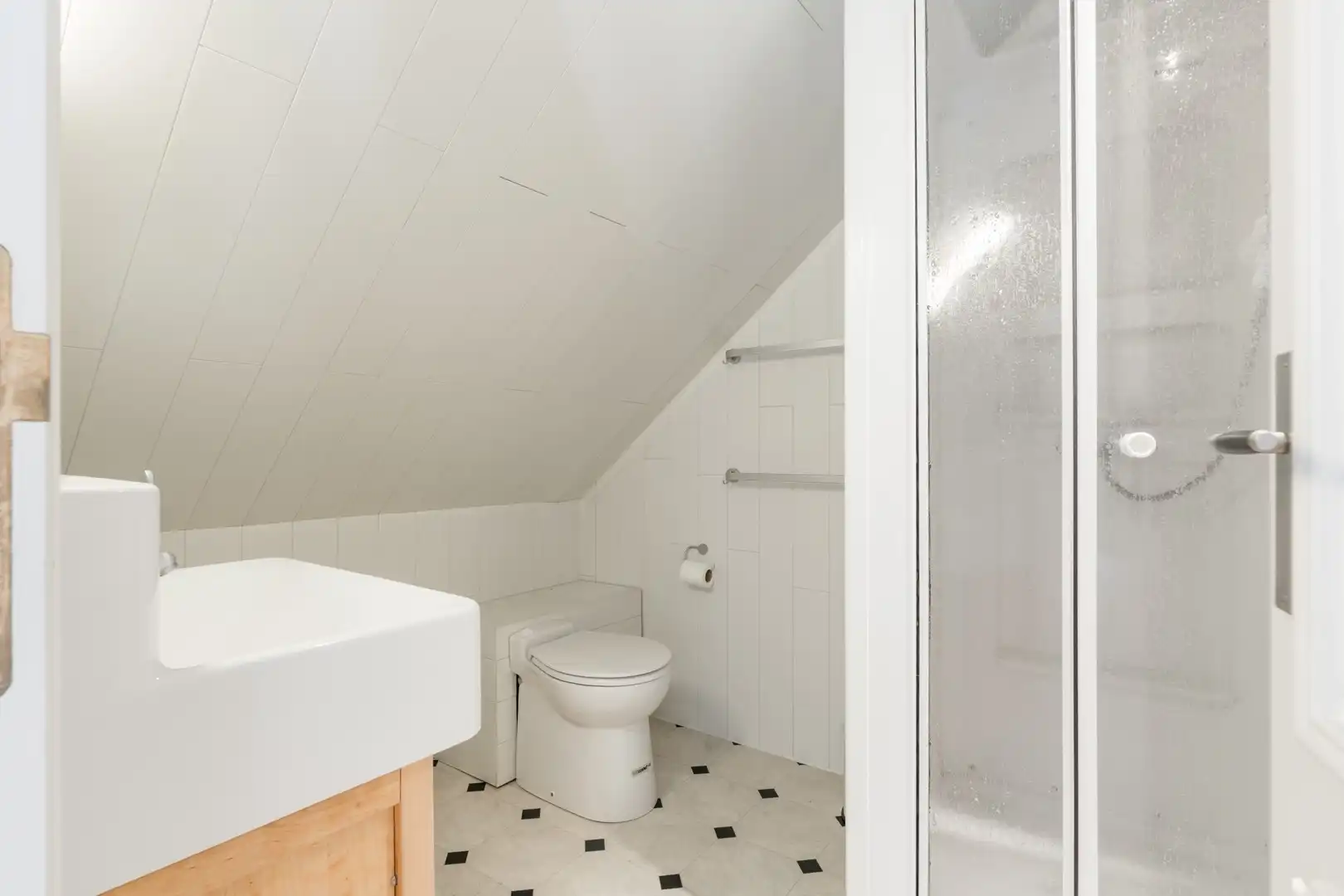 Charmante & sfeervolle, instapklare, energiecorrecte (EPC B) villa-landhuis met 5 slaapkamers, 3 badkamers, bureau én dubbele garage. foto 61