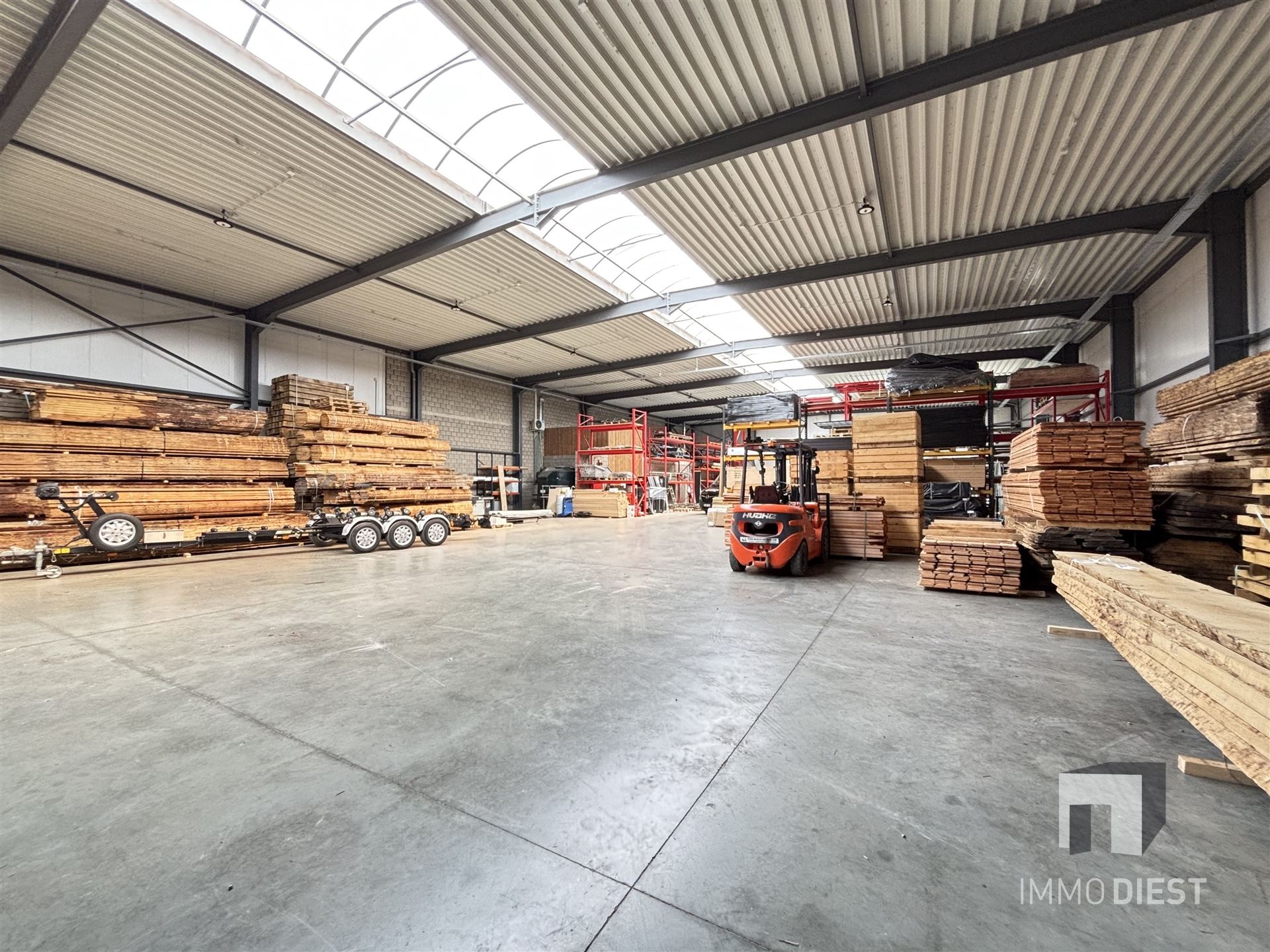 Gerenoveerd bedrijfsgebouw gelegen op het industrieterrein van Tessenderlo-Ham foto 36