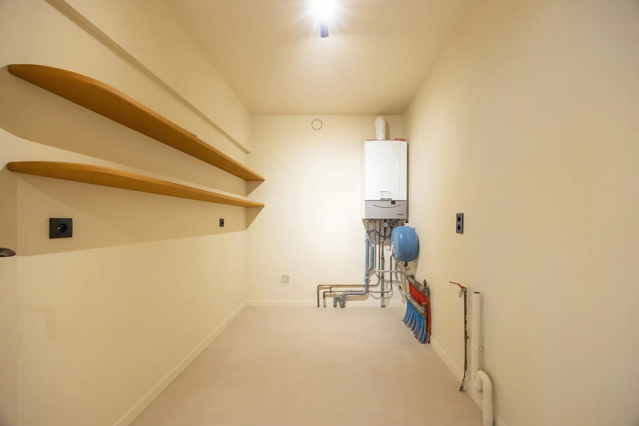 ANTWERPEN - Instapklaar twee slaapkamer appartement  foto 10