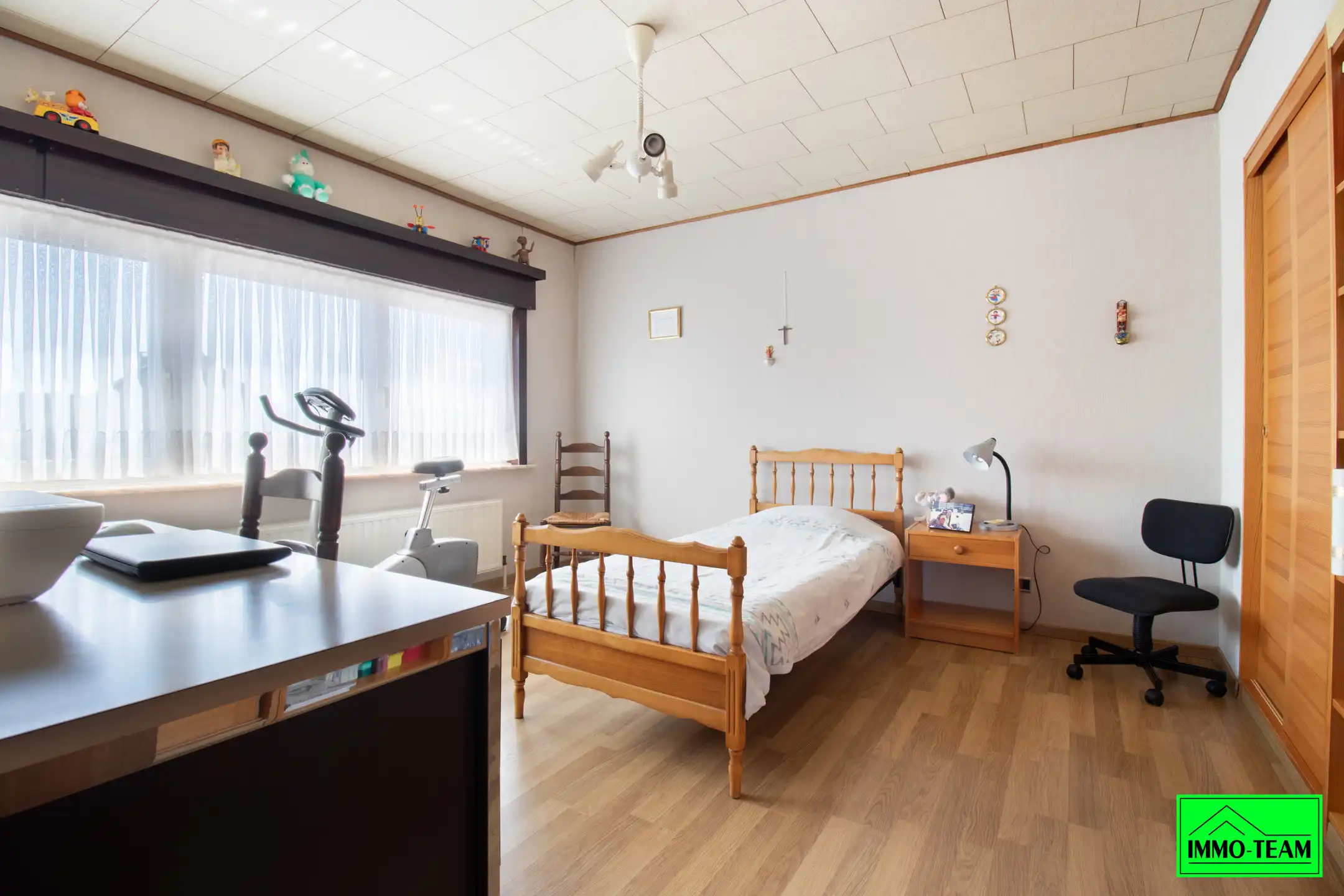 Charmante 3-gevelwoning in rustige woonwijk foto 14