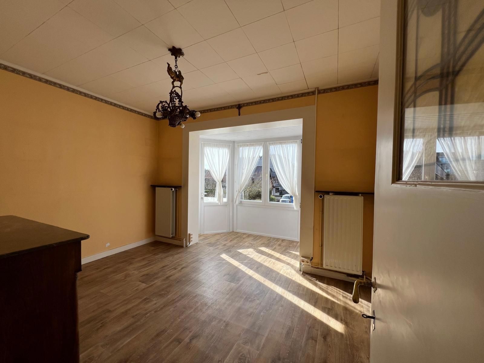 Charmant vilaatje uit 1929 in rustige straat te Sint-Idesbald: 4 Slaapkamers (5 mogelijk) , Tuin & Garage. foto 21