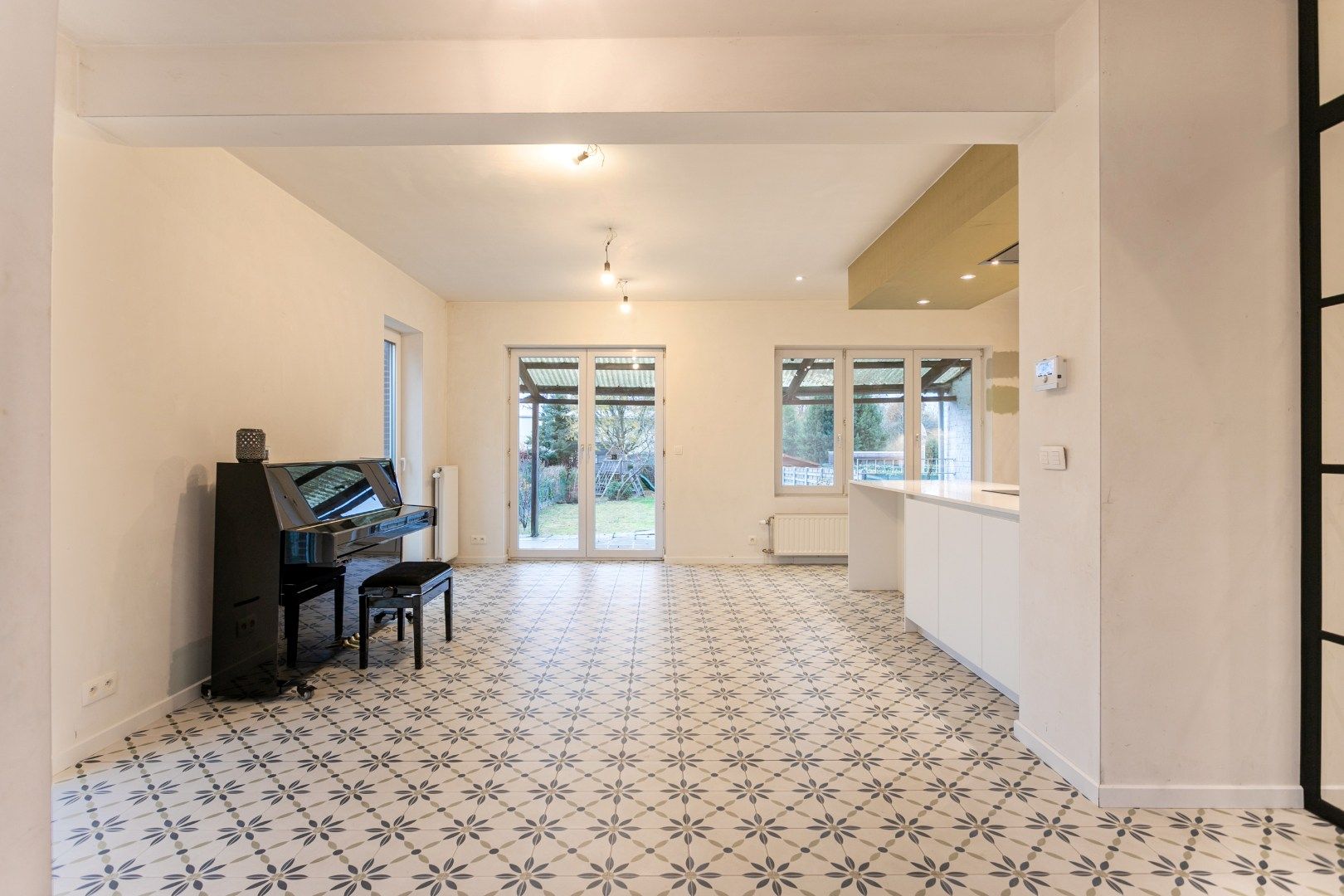 Instapklare woning met 4 slpk op perceel van 5a 45ca foto 11