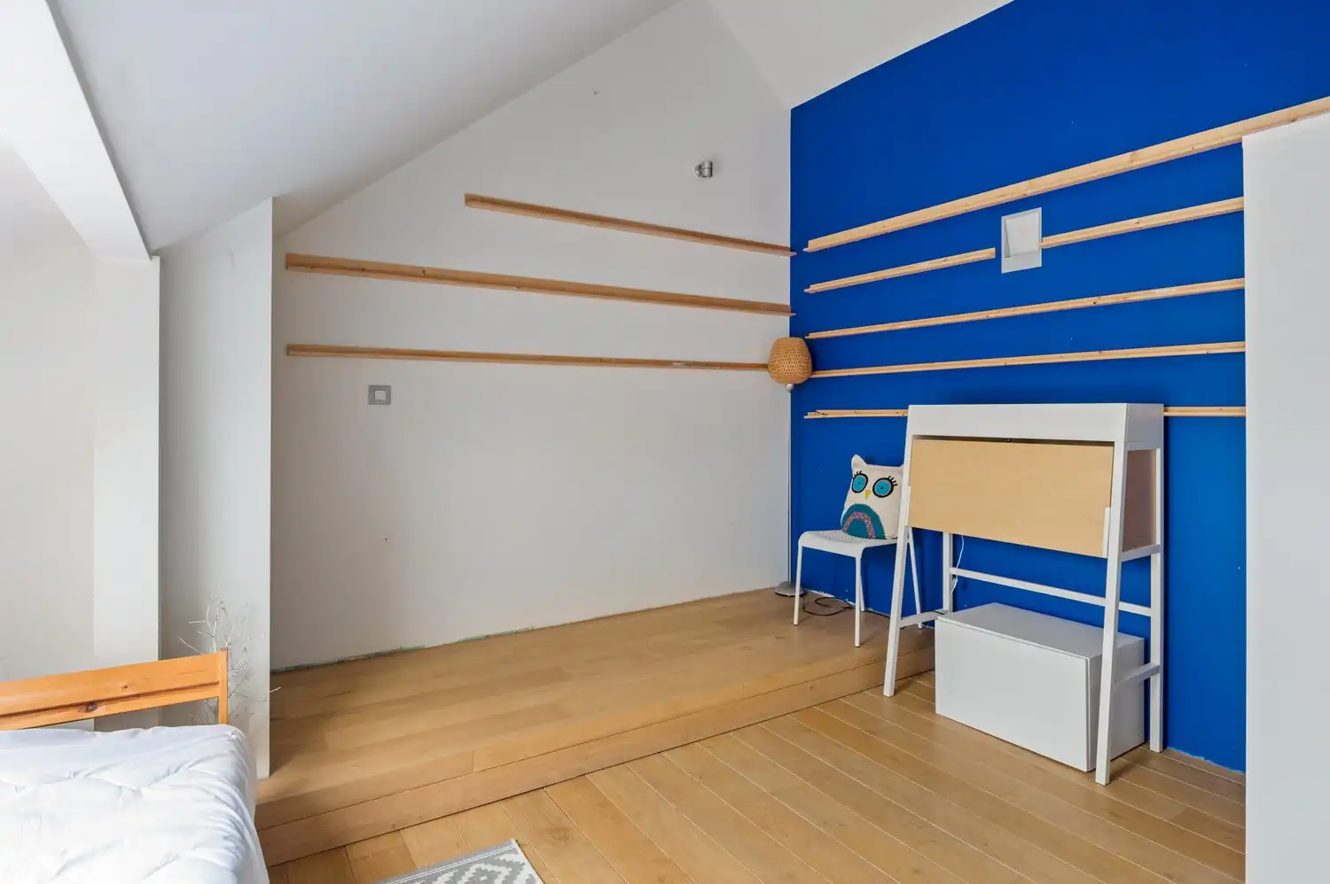 Karaktervolle gezinswoning met vier slaapkamers, tuin en ruime garage te Hove foto 16