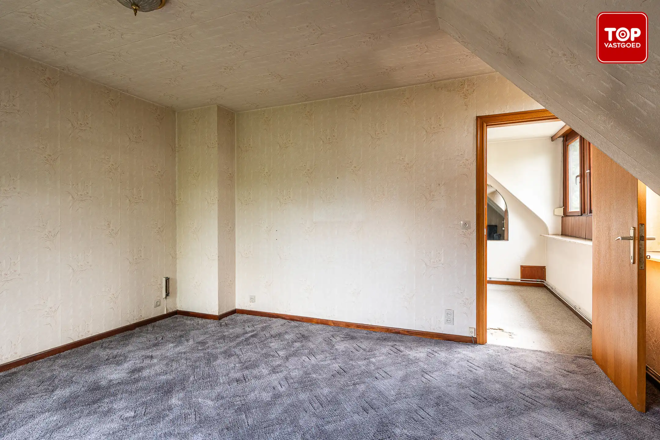 Te renoveren karaktervolle villa met 4 slaapkamers, gelegen op een perceel van 900 m². foto 14