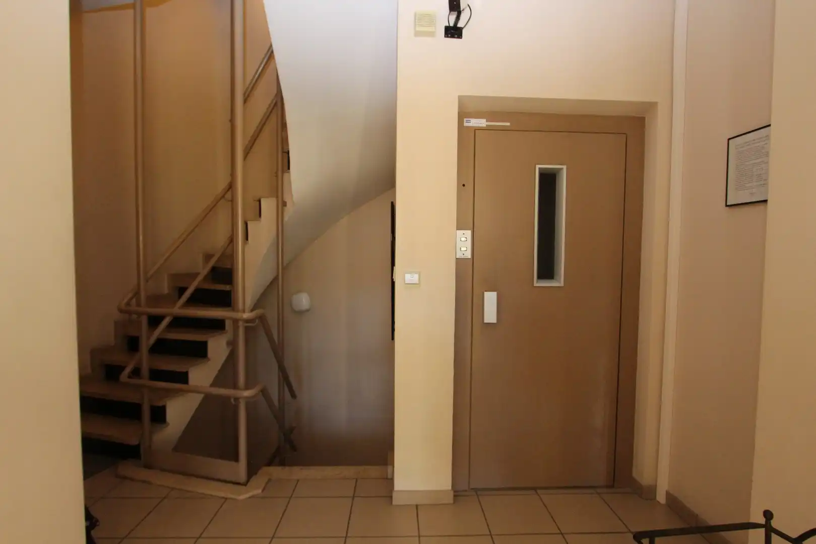 Handelsruimte op toplocatie en optimale zichtbaarheid in Tongeren foto 16