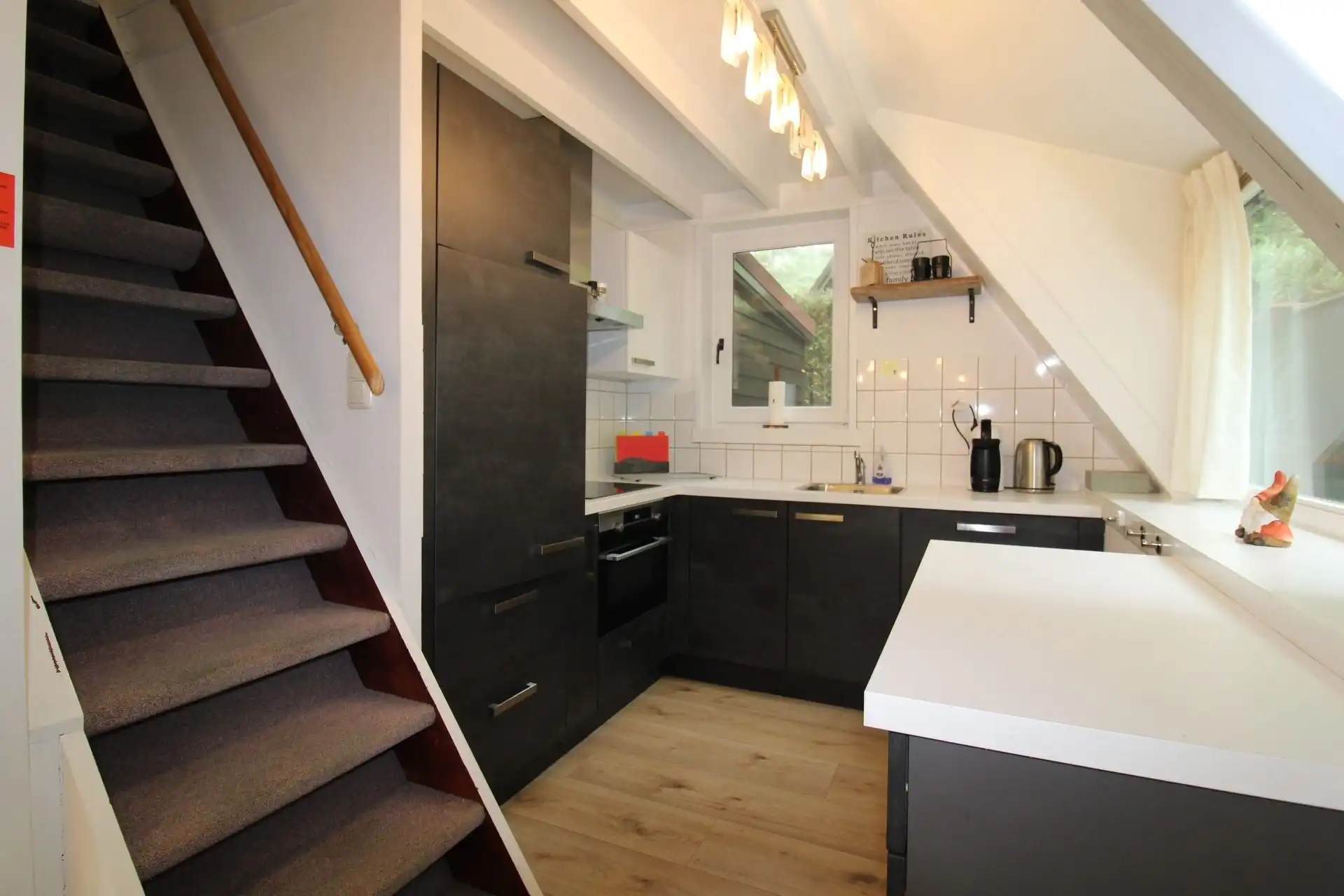 Vakantiewoning met 2 slaapkamers en ruime tuin op vakantiedomein Sonnevijver te Rekem! foto 6
