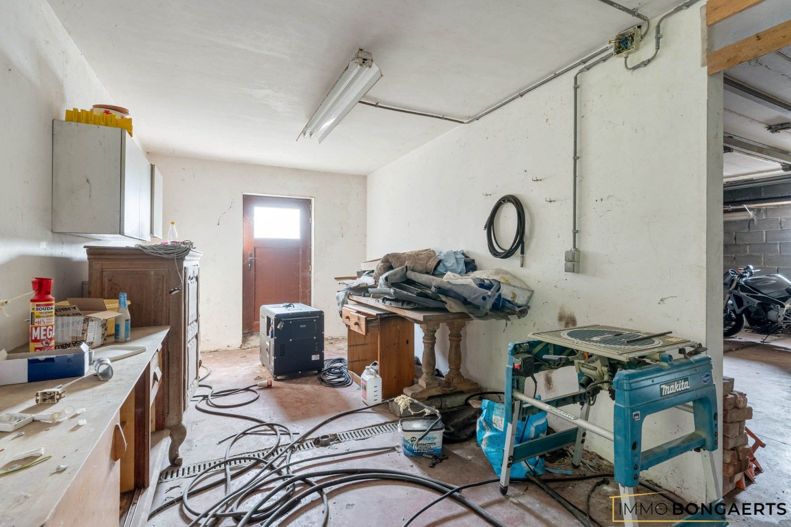 Rustig gelegen te renoveren woning op een uitzonderlijk perceel foto 14