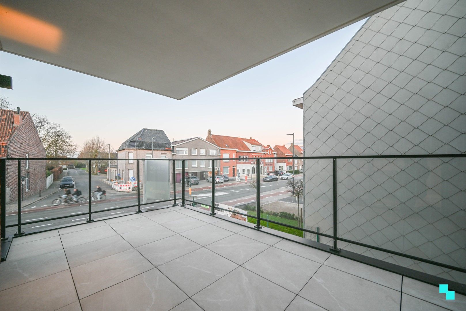 hoekappartement met aangenaam terras foto 11