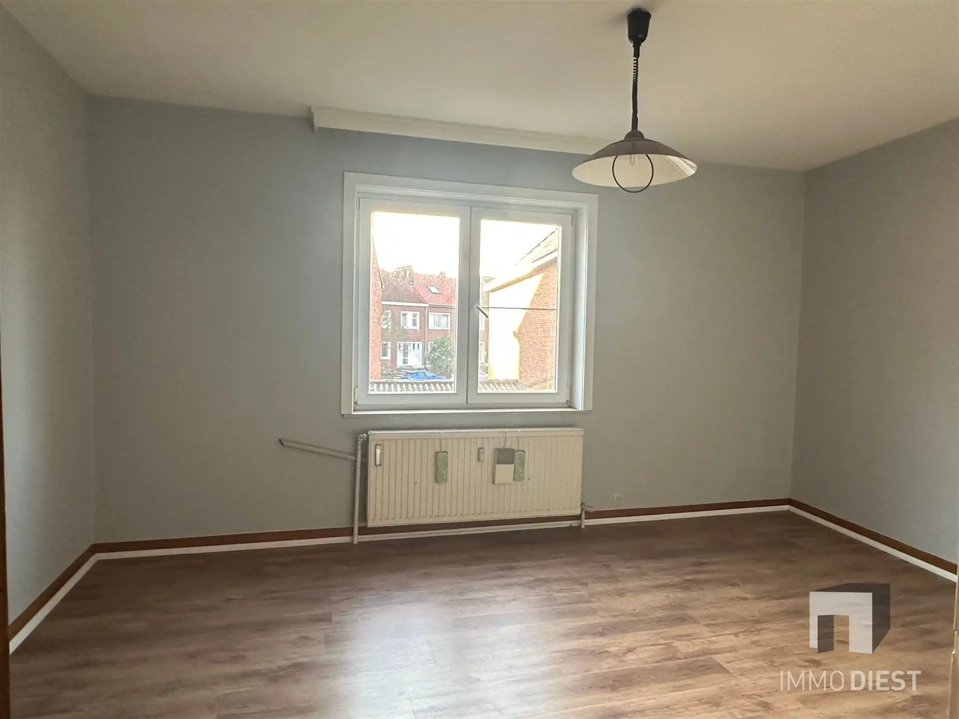 Degelijk appartement centrum Diest - ruime slaapkamer foto 13